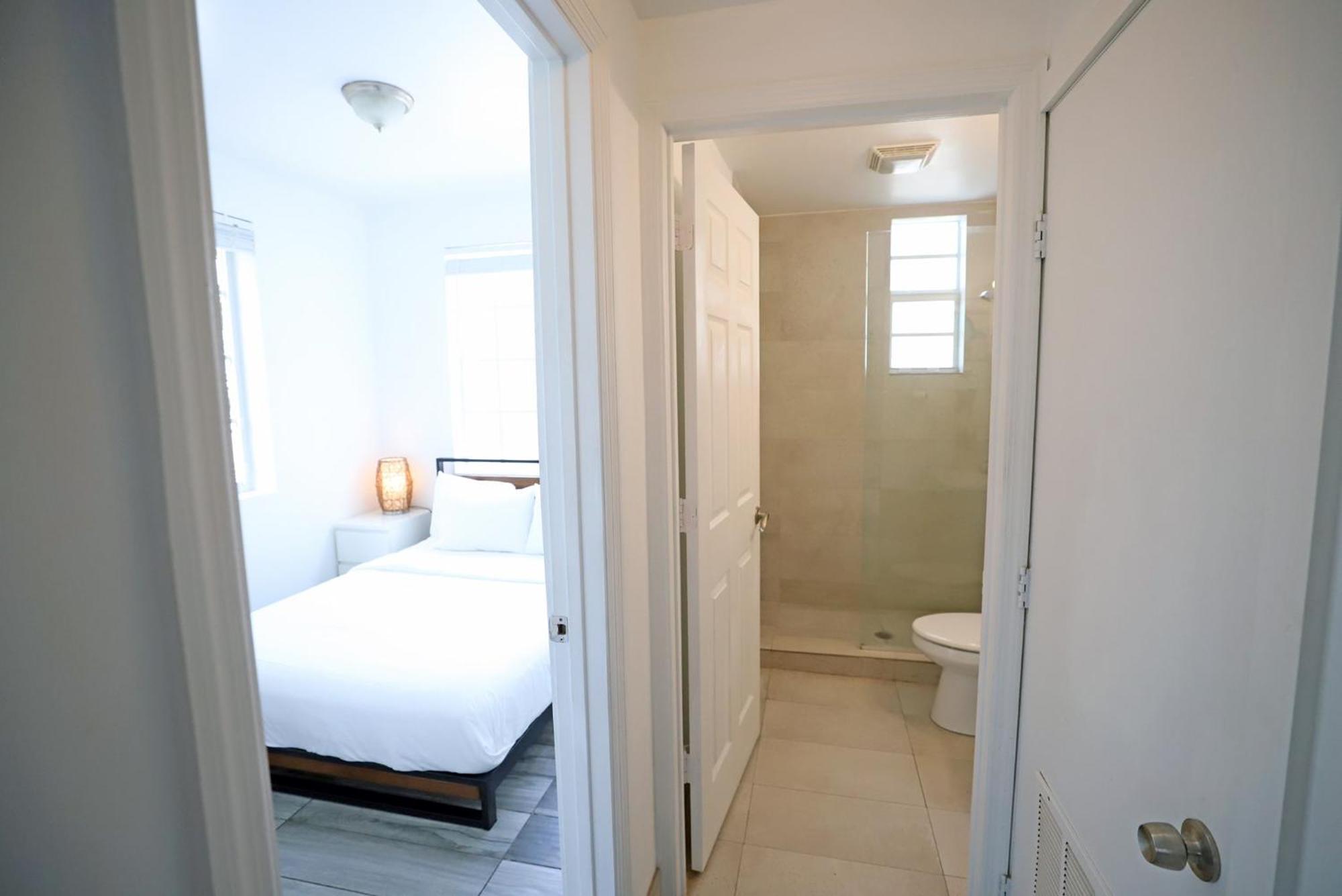 Apartment 3 Minute Walk To 2 Bedroom Family Friendly With No Pet Fee