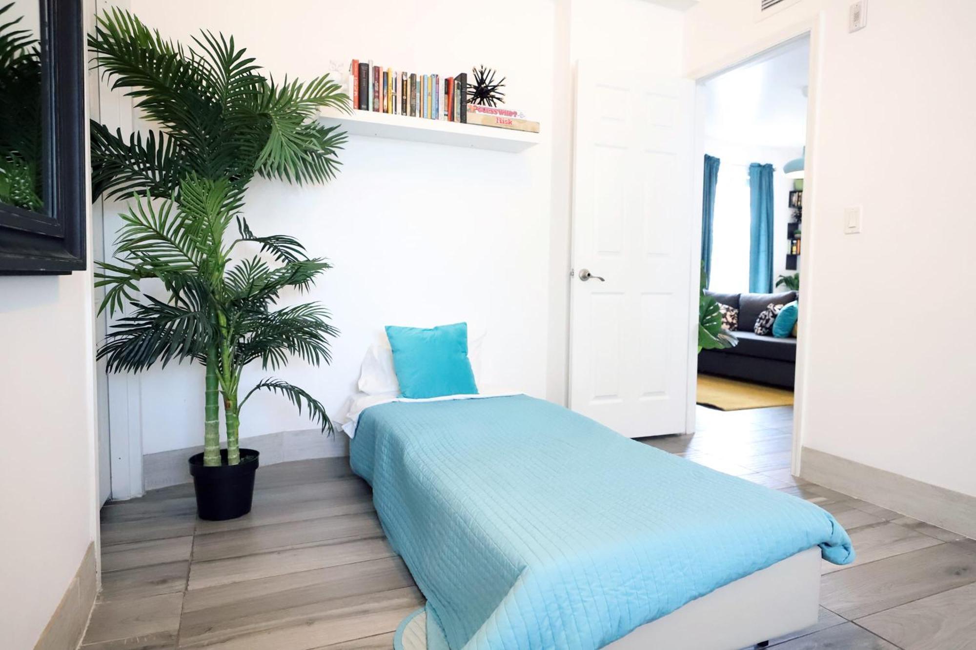 3 Minute Walk To 2 Bedroom Family Friendly With No Pet Fee Apartment