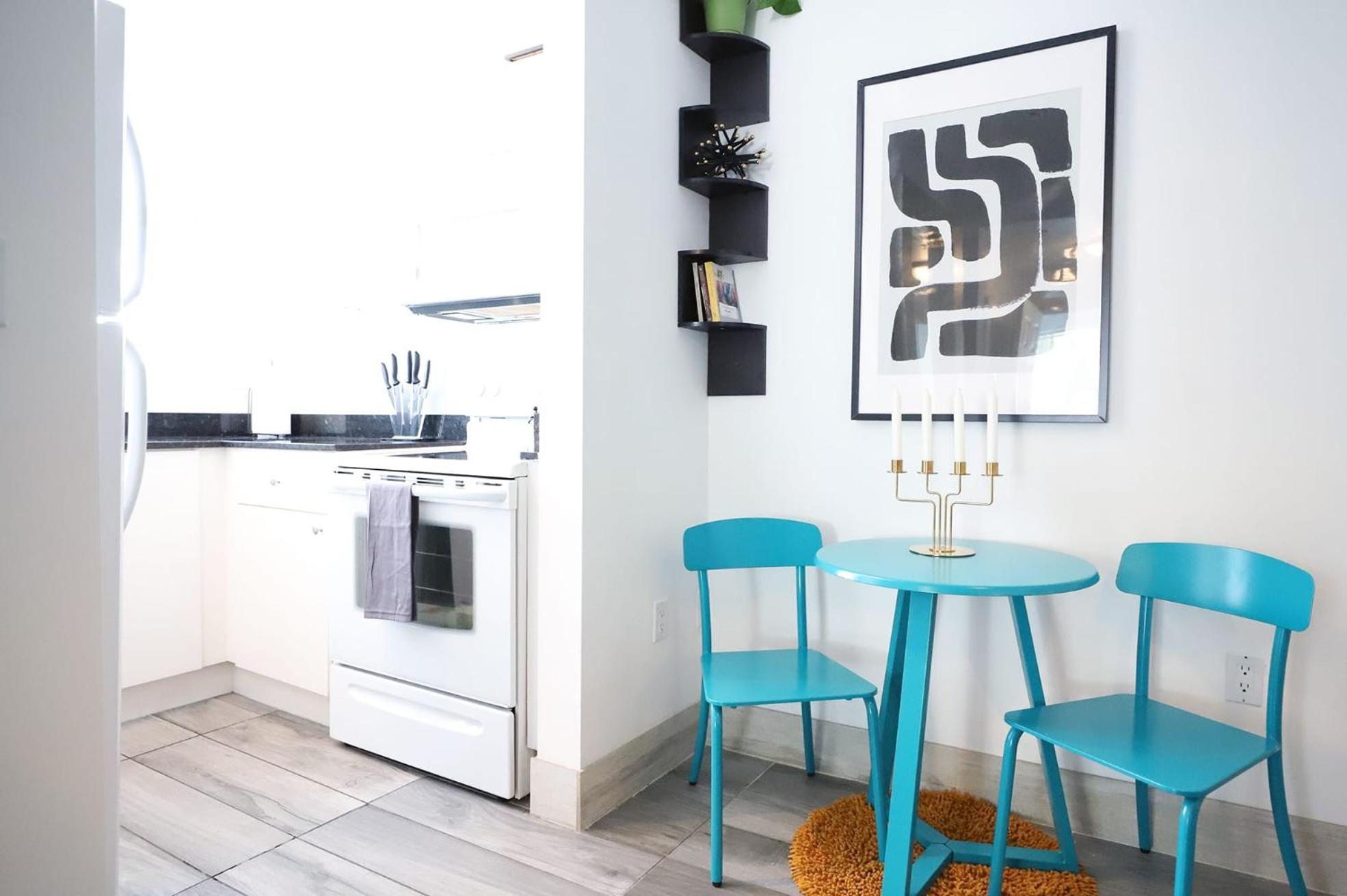 South Steps To Ocean Drive Free Parking & Pet Friendly