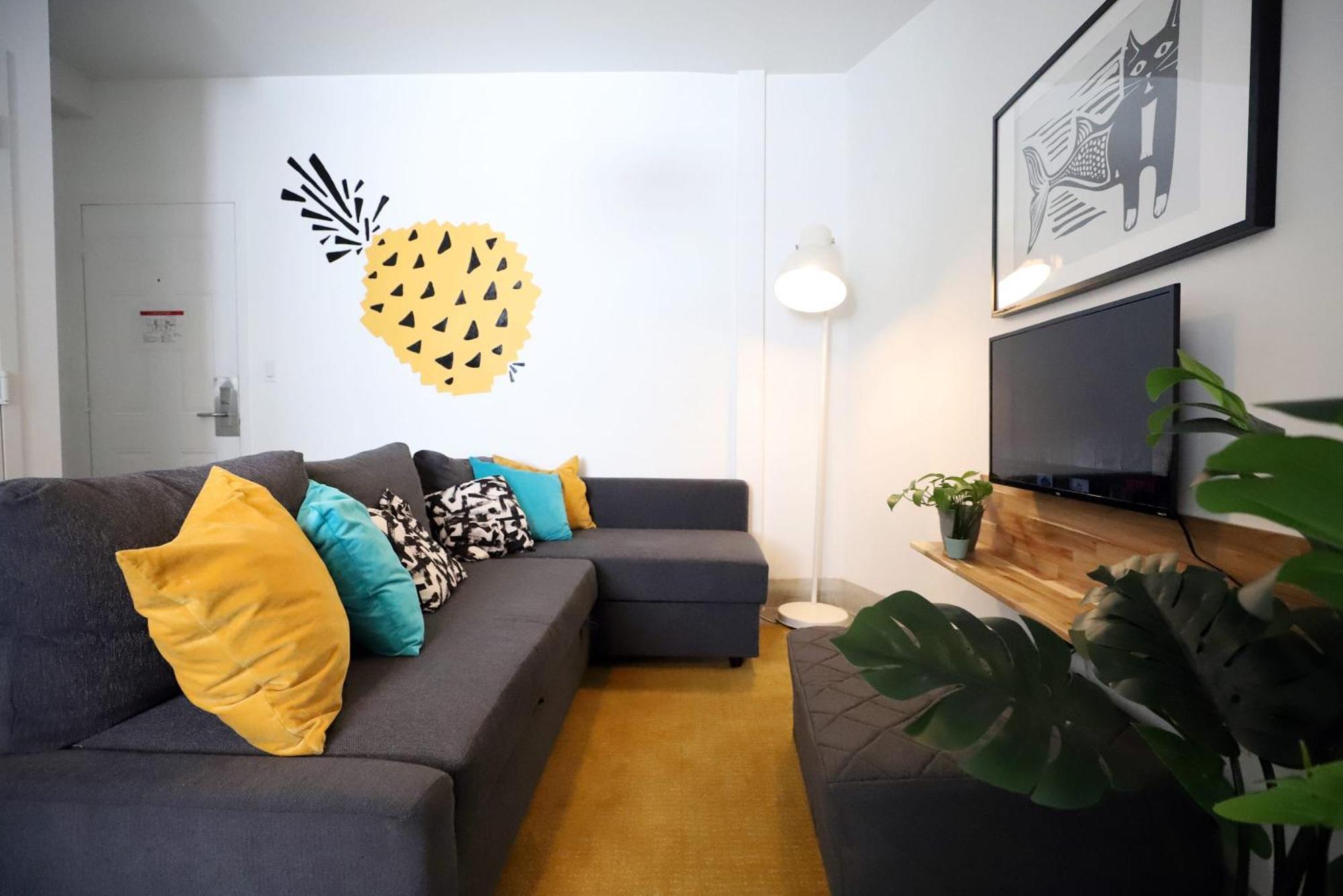 South Steps To Ocean Drive Free Parking & Pet Friendly *