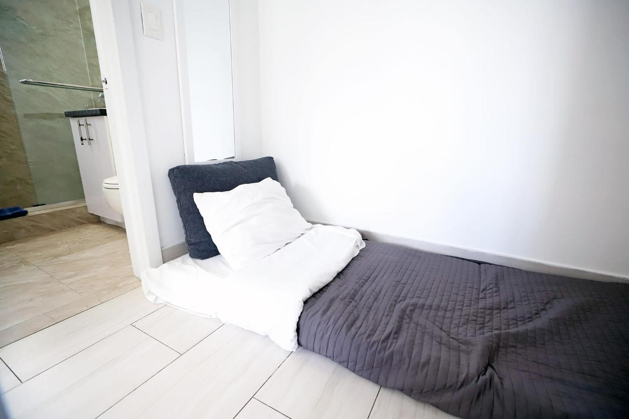 2 Bedroom 3 Minute Walk To South & Ocean Drive *