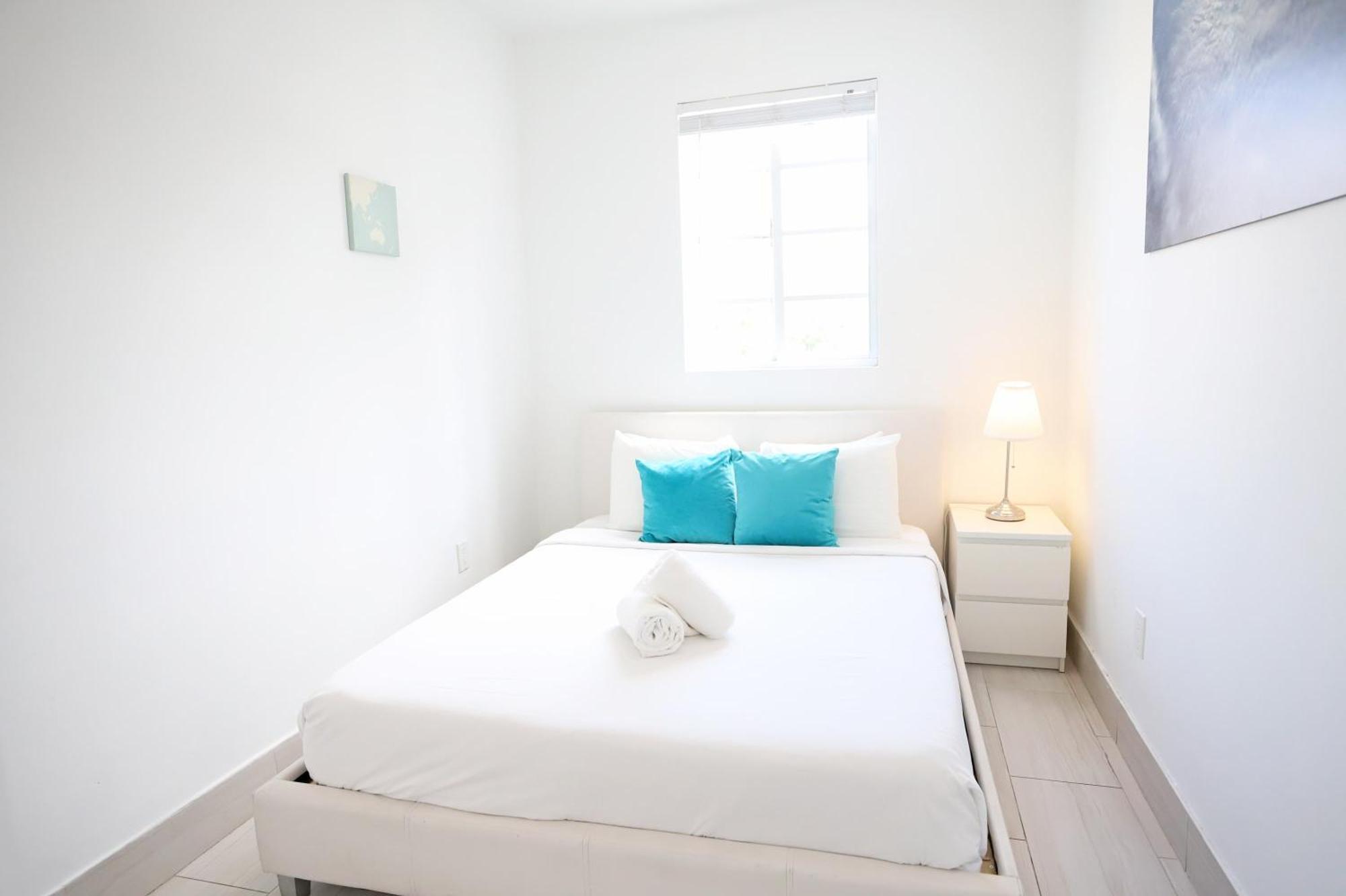 2 Bedroom 3 Minute Walk To South & Ocean Drive Apartment Miami Beach
