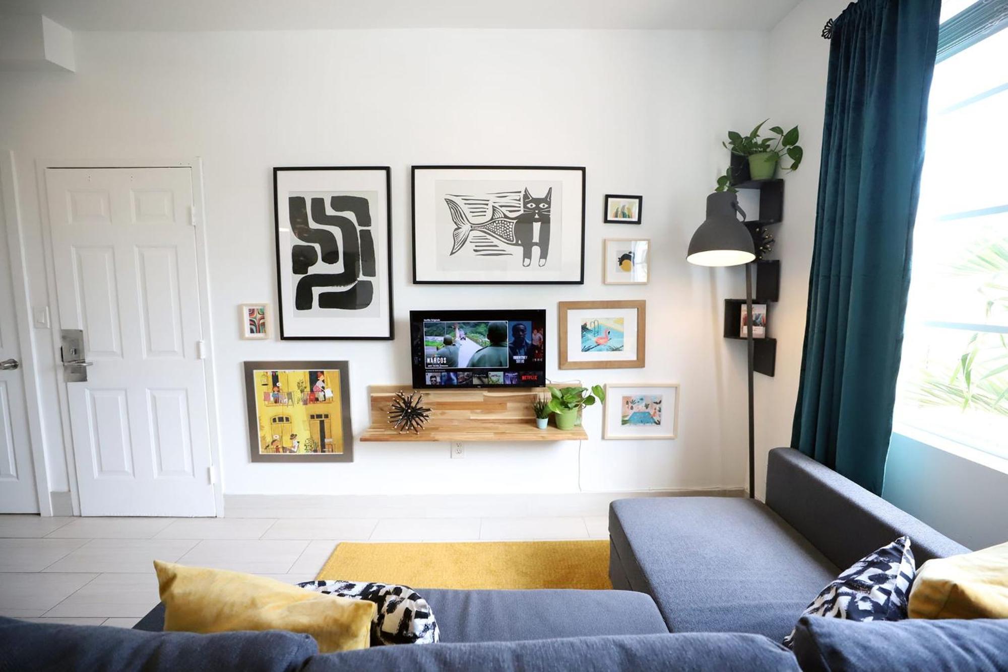 2 Bedroom 3 Minute Walk To South & Ocean Drive