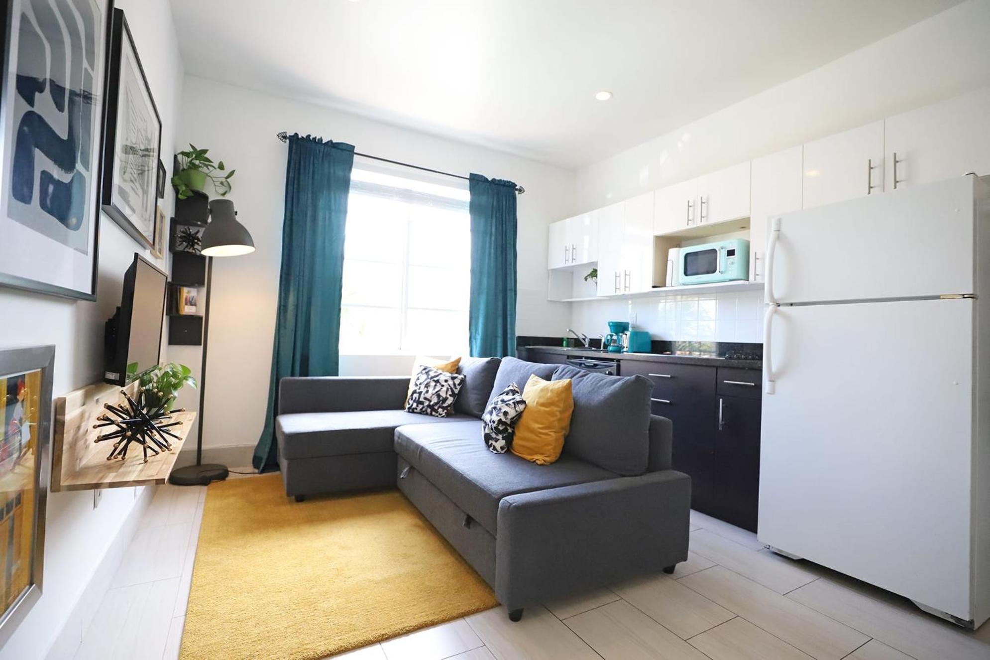 2 Bedroom 3 Minute Walk To South & Ocean Drive Apartment