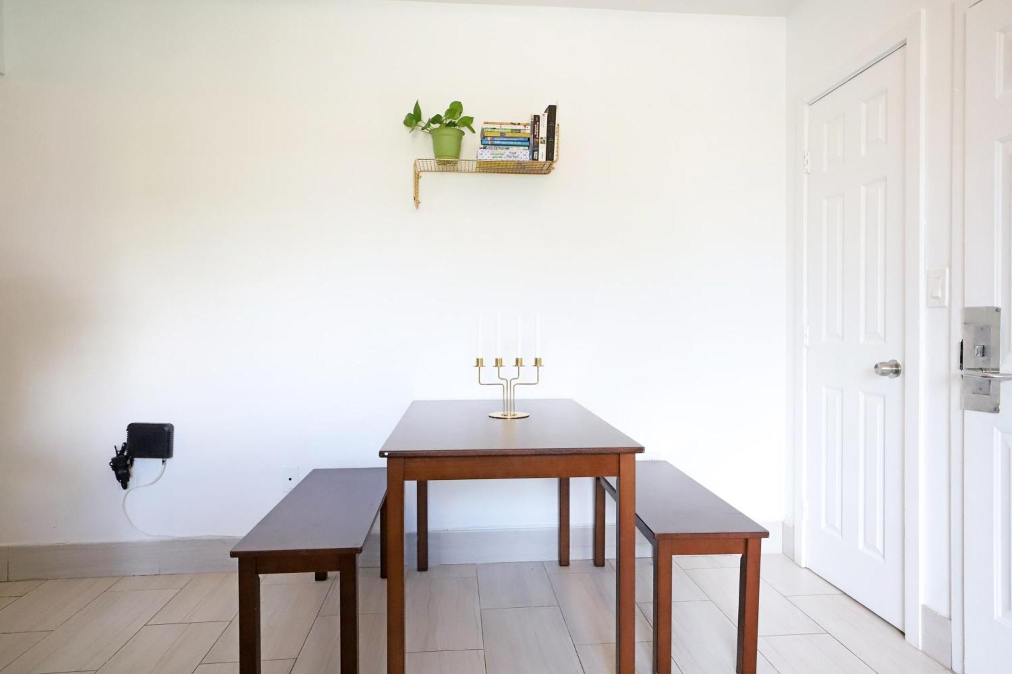 Apartment 2 Bedroom 3 Minute Walk To South & Ocean Drive Miami Beach