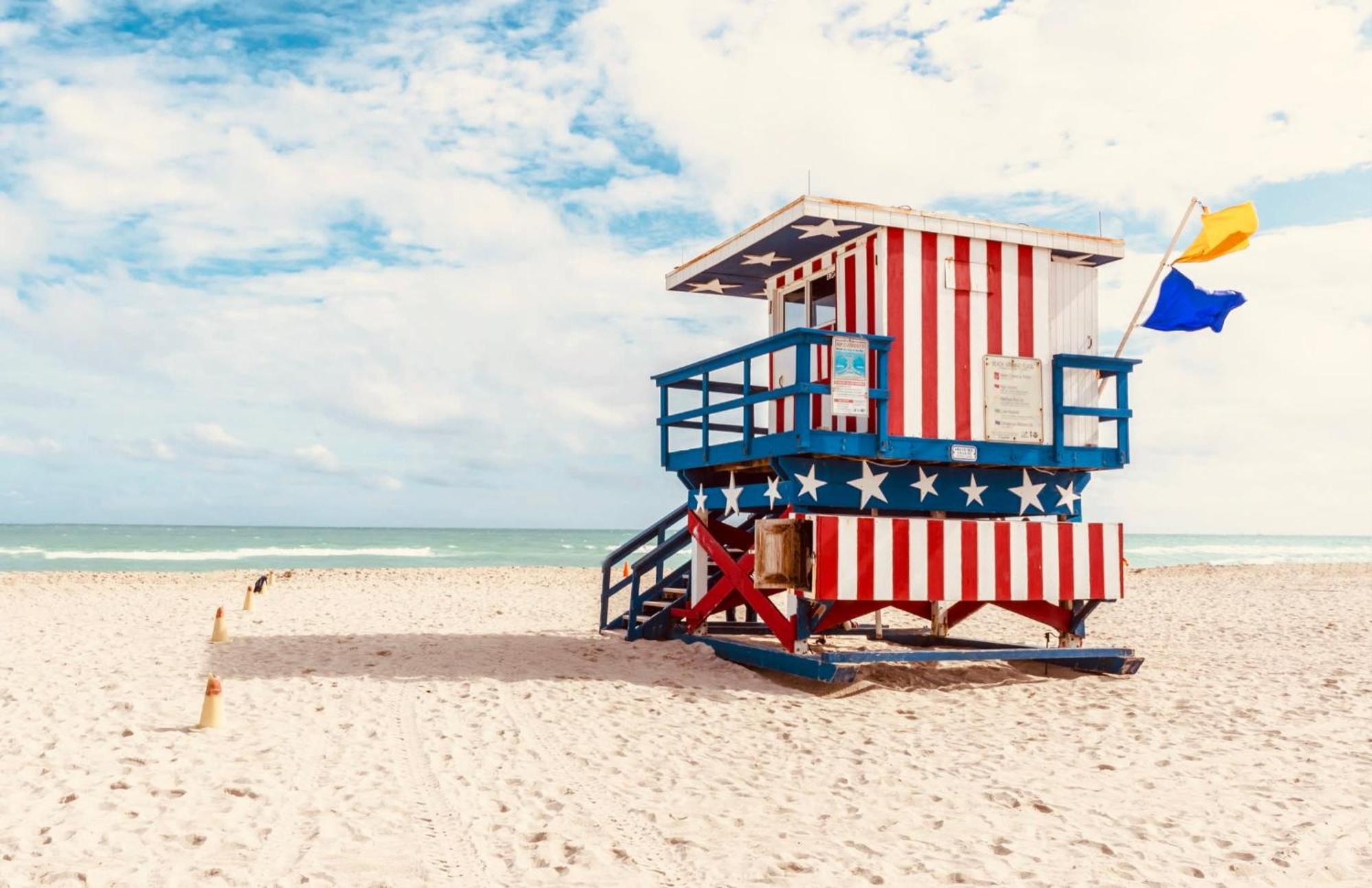 Apartment 2 Bedroom 3 Minute Walk To South & Ocean Drive *