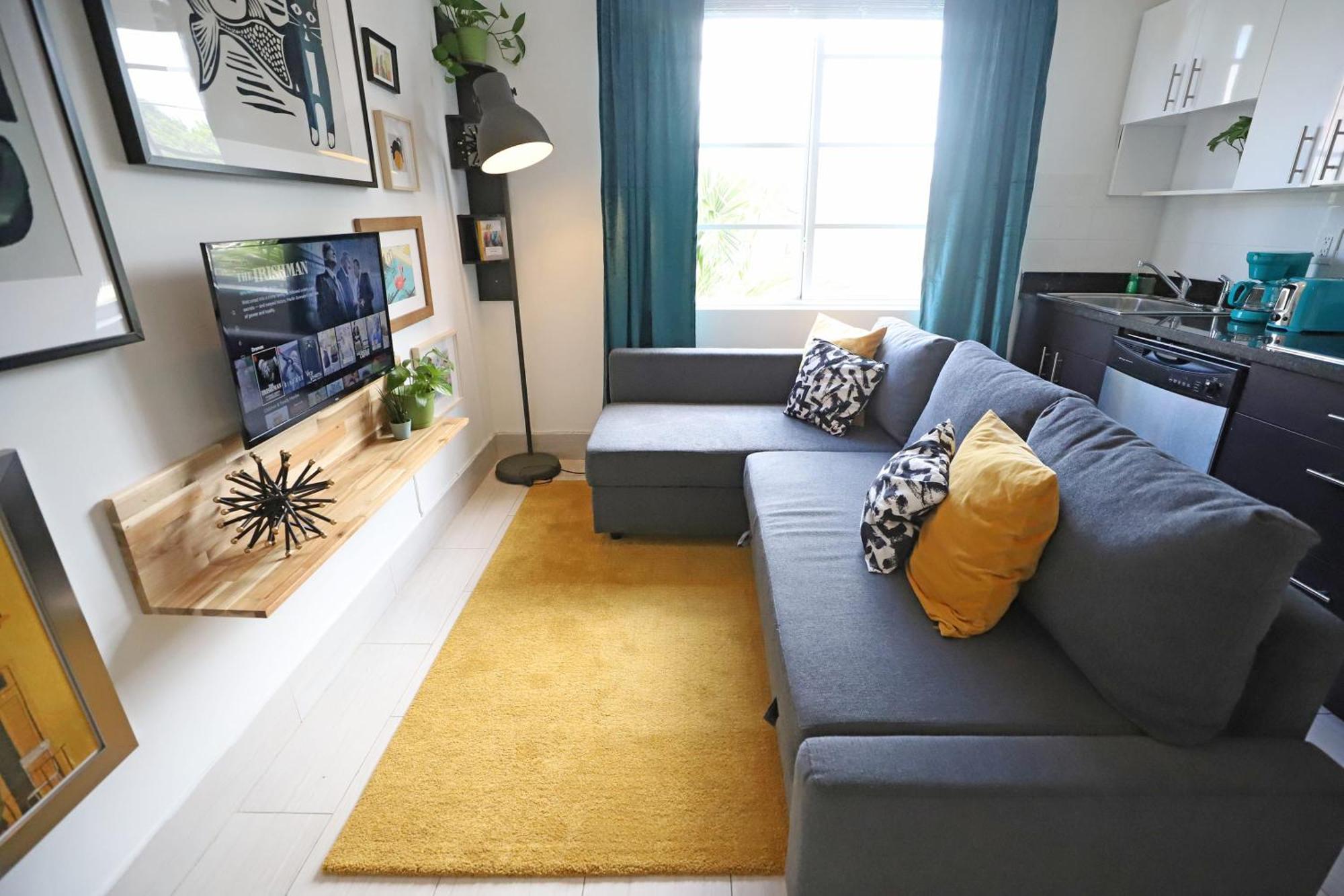 2 Bedroom 3 Minute Walk To South & Ocean Drive Apartment *