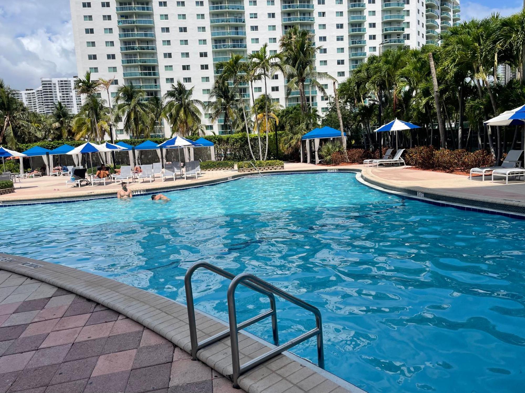 Beautiful In Sunny Isles Str-01432