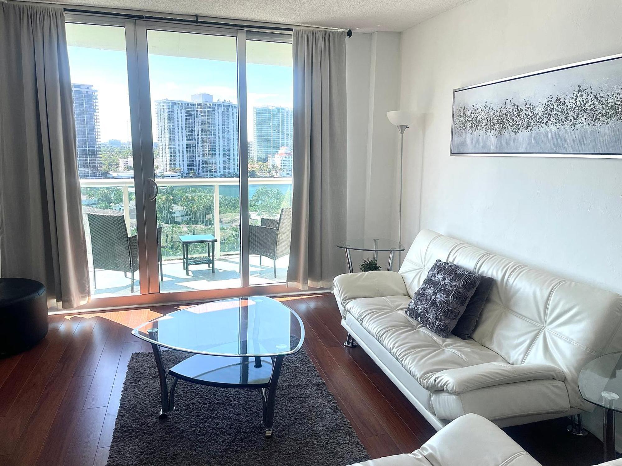 Beautiful In Sunny Isles Str-01432 *