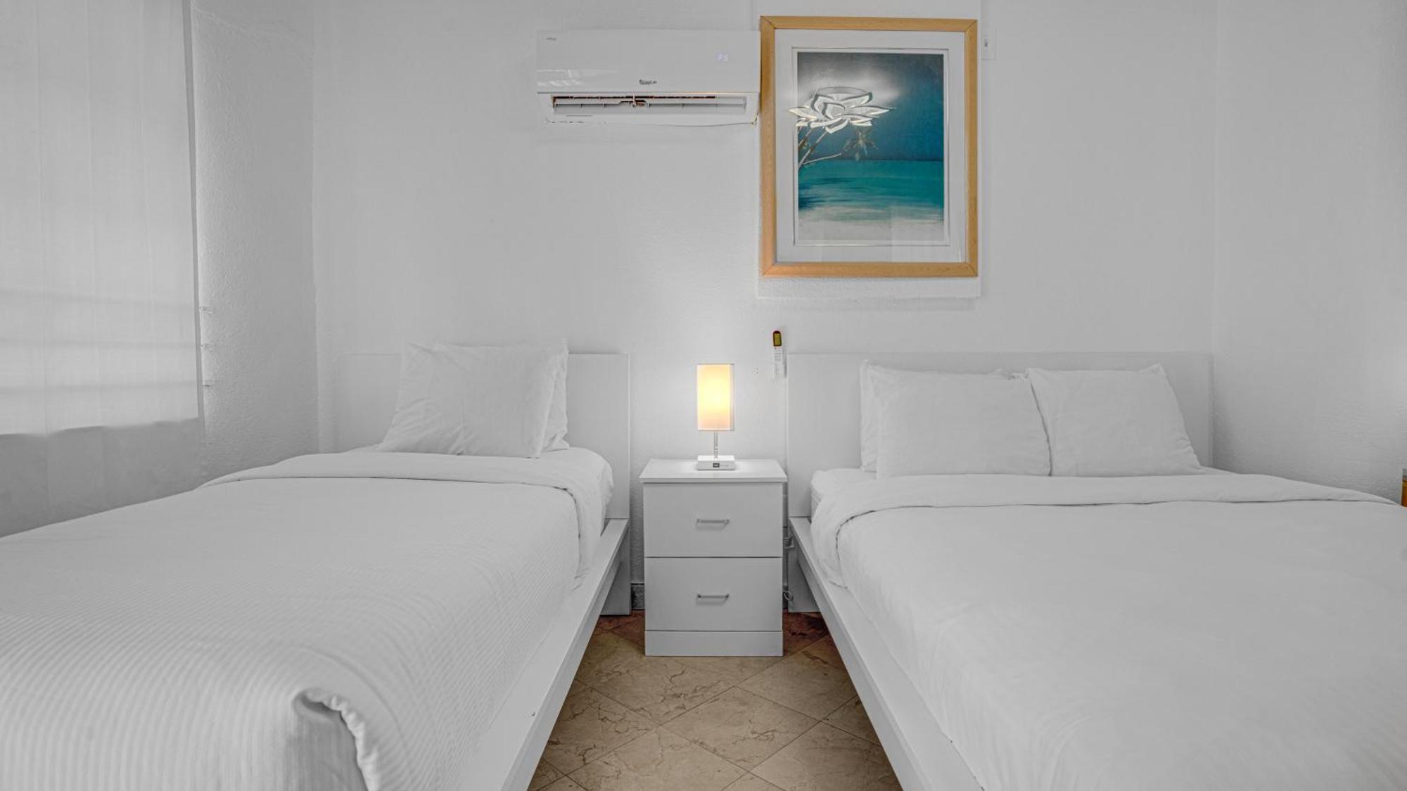 Seaside Sanctuary 1br 2 Blocks To Beach, Sleeps 4 Miami Beach