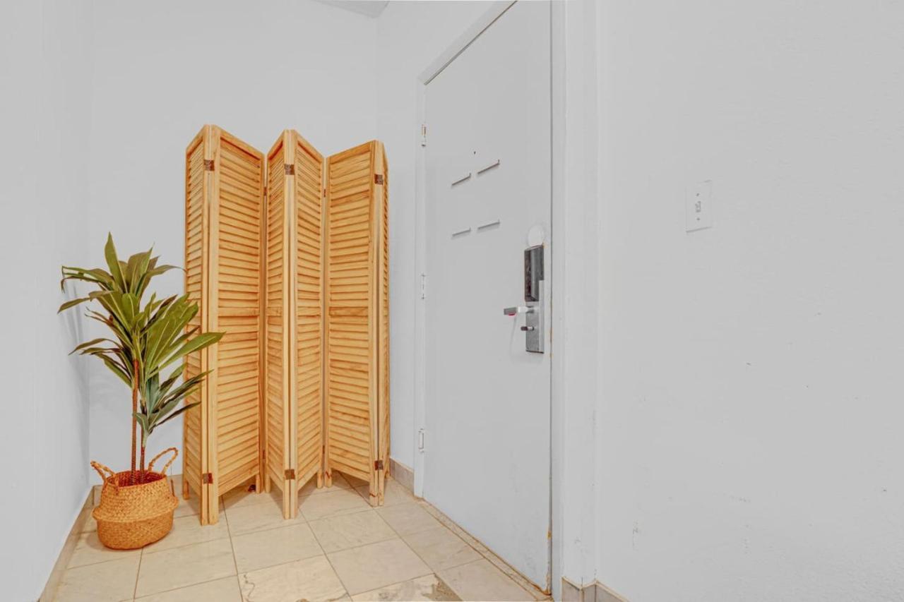 Relaxing Getaway 1br, Sleeps 4, Sun Deck Apartment