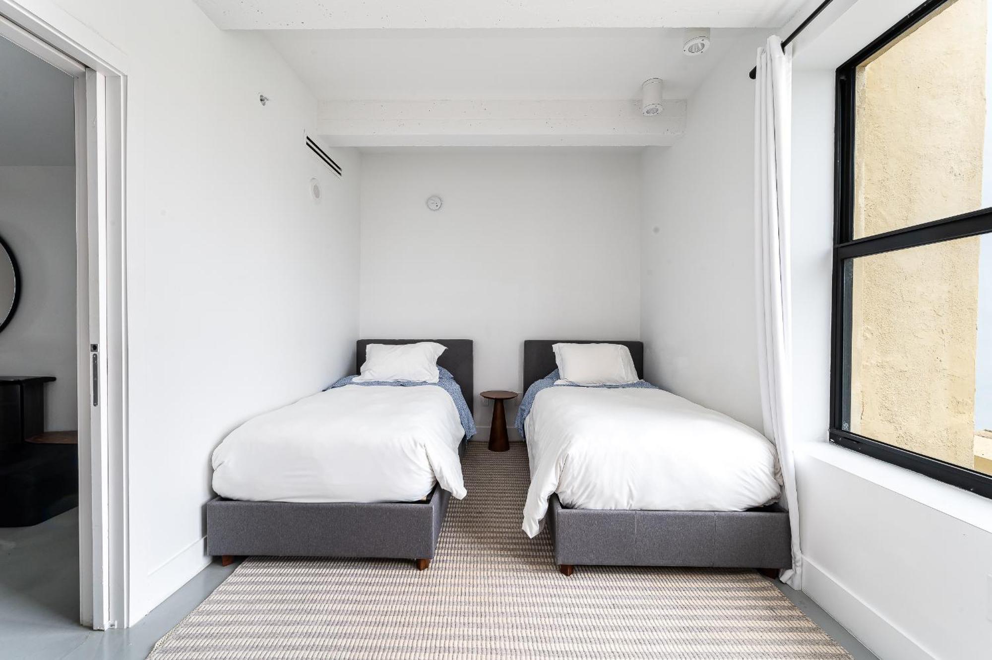 The Netherland 2a I Ocean Drive I Cinc Apartment Miami Beach