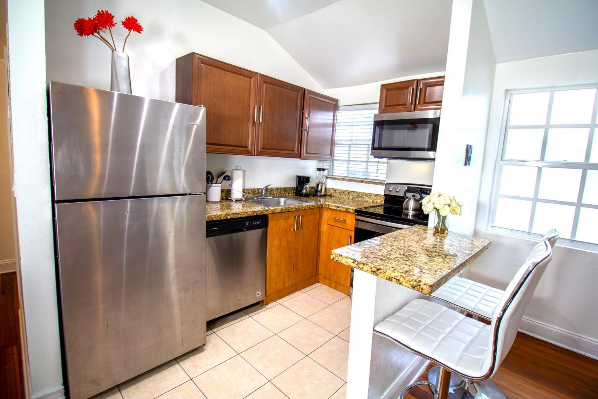 Hispaniola Part Of The Oasis Casita Collection Apartment Miami Beach