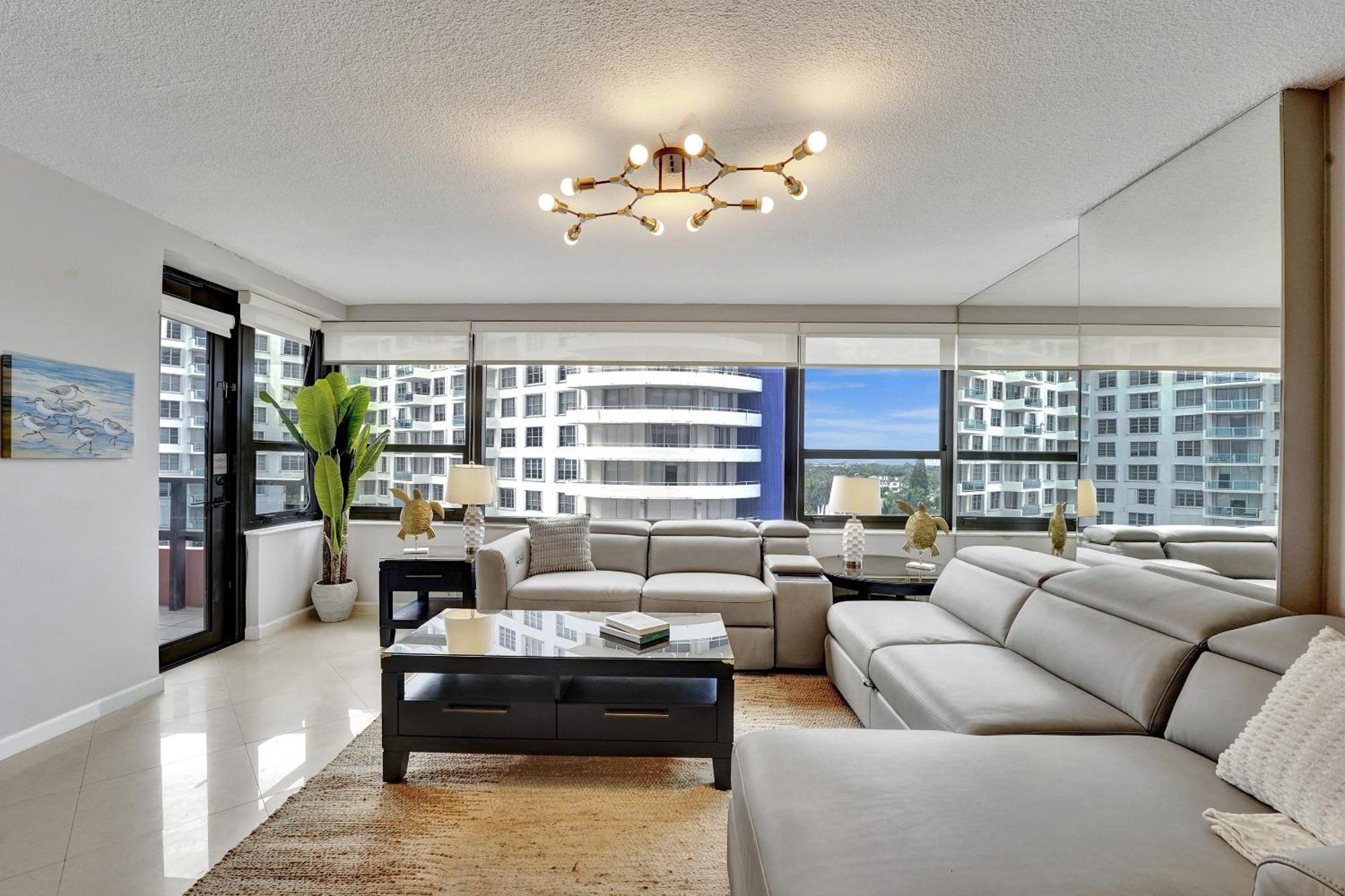 Breathtaking 2 Bedroom W Service 919