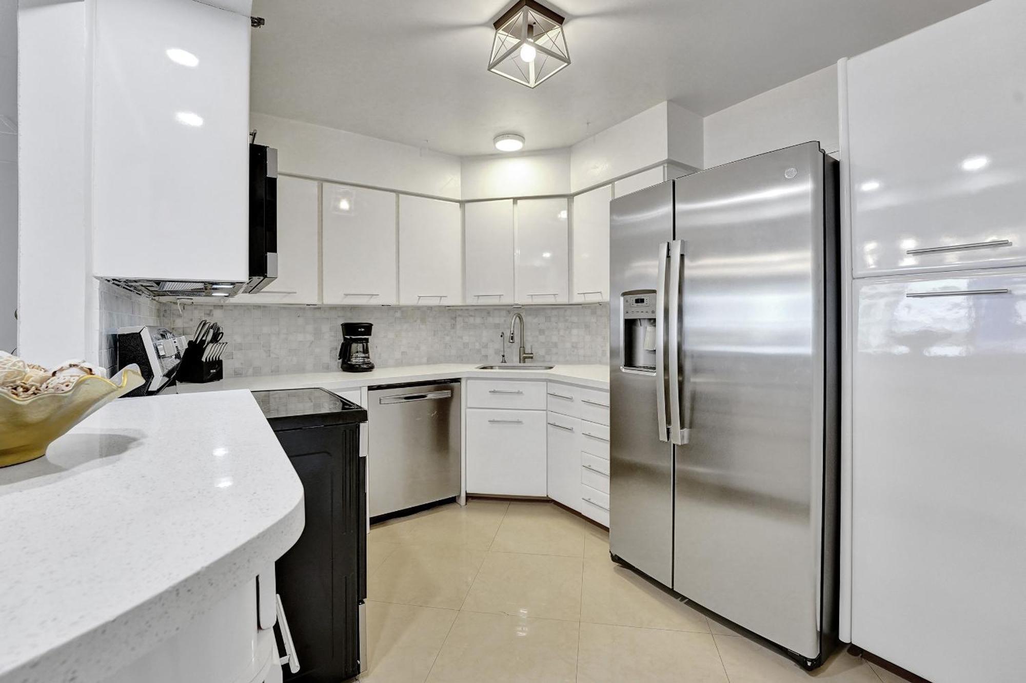 Breathtaking 2 Bedroom W Service 919 Apartment *