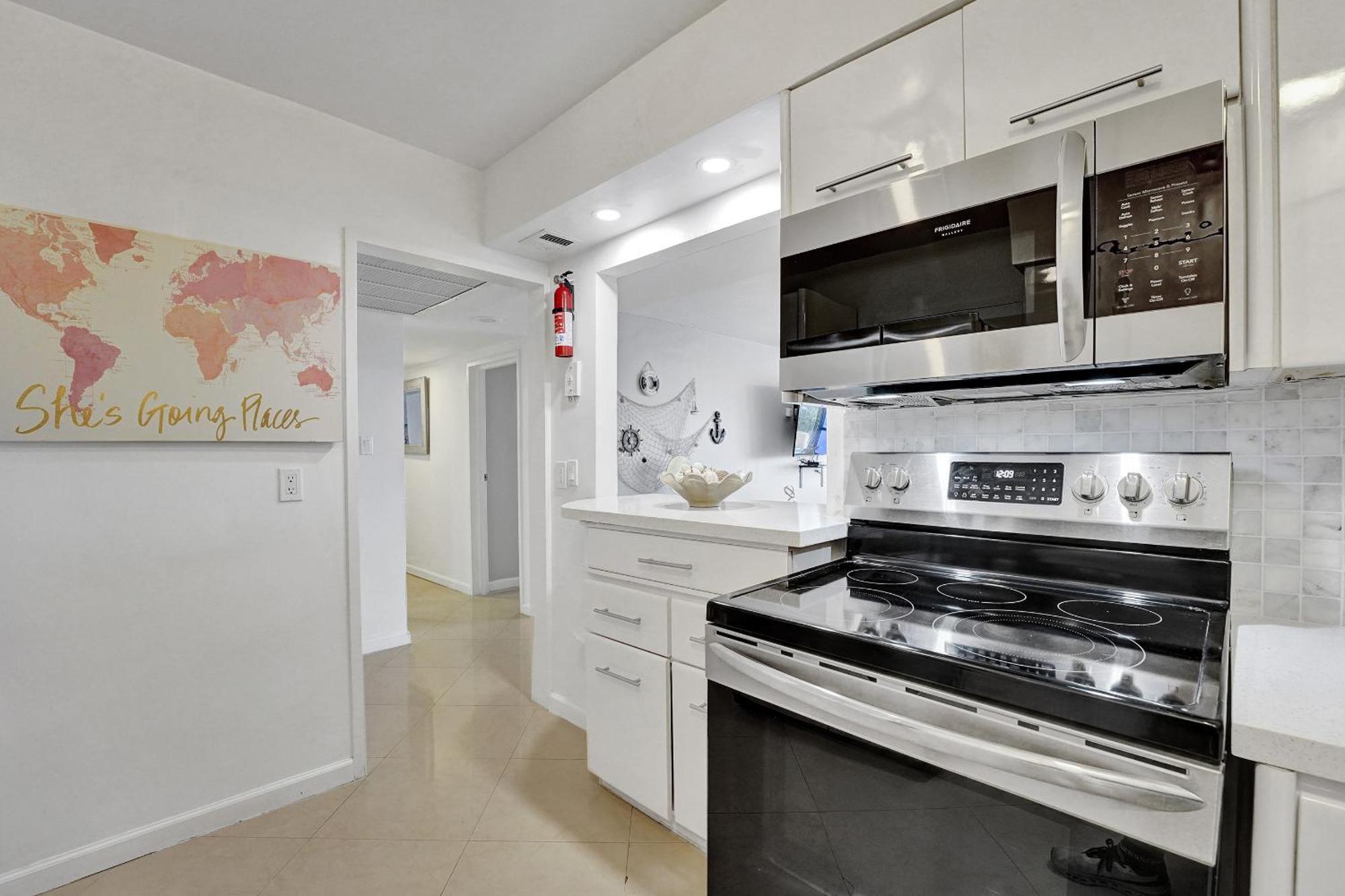 Breathtaking 2 Bedroom W Service 919 Miami Beach