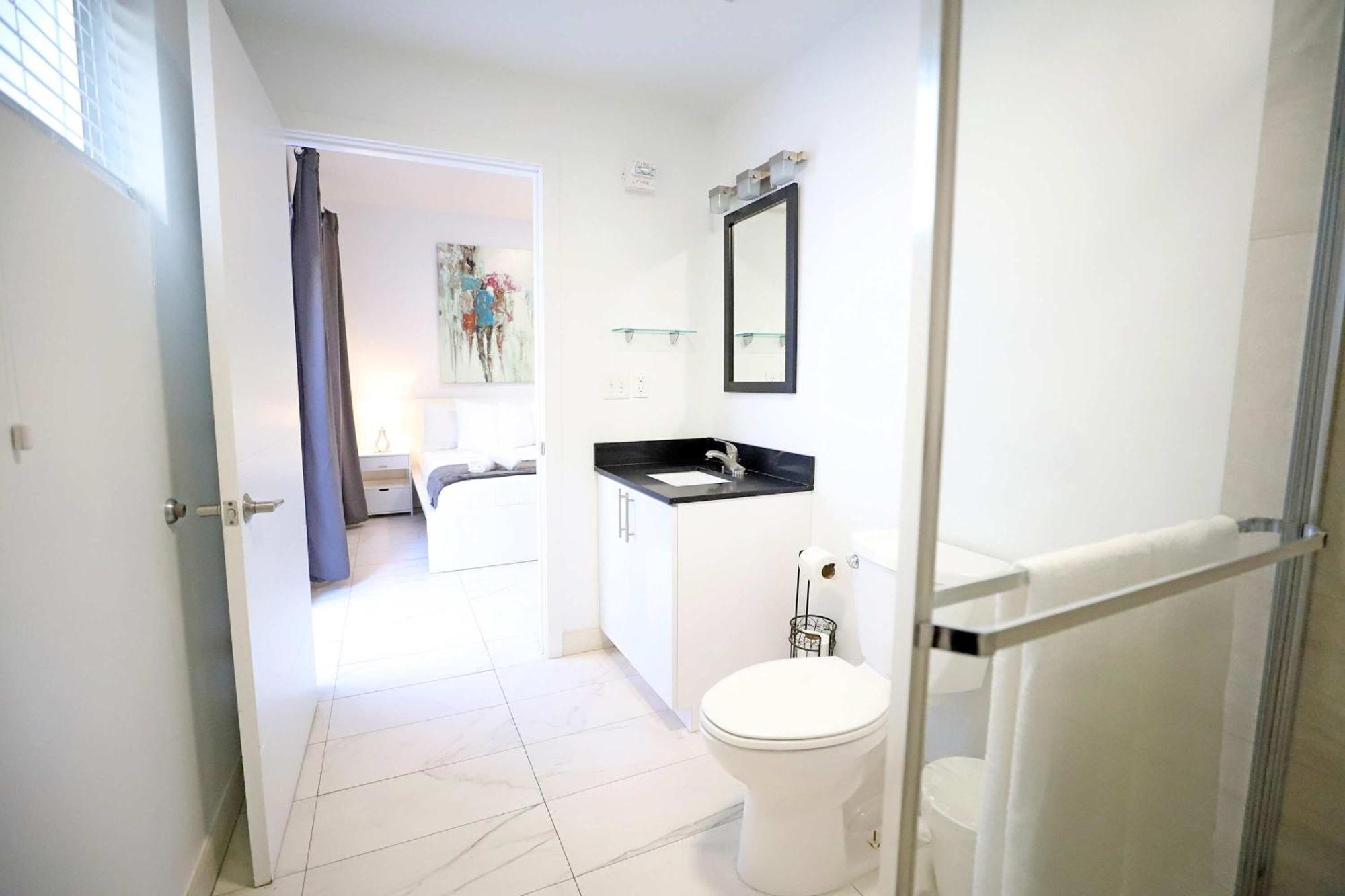 3 Bedroom 3 Bathroom Miami With Free Parking