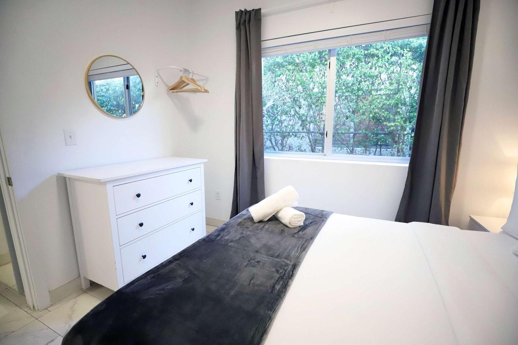 3 Bedroom 3 Bathroom Miami With Free Parking