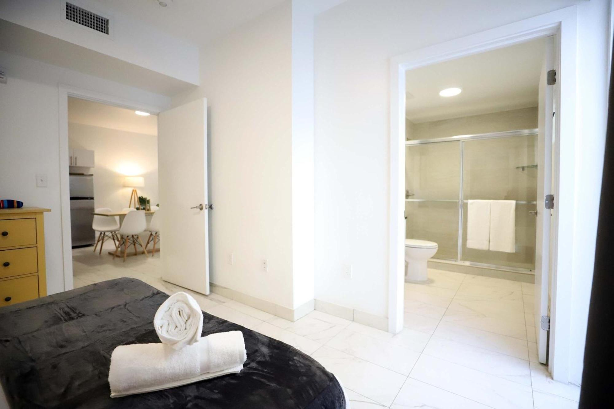 Apartment 3 Bedroom 3 Bathroom Miami With Free Parking