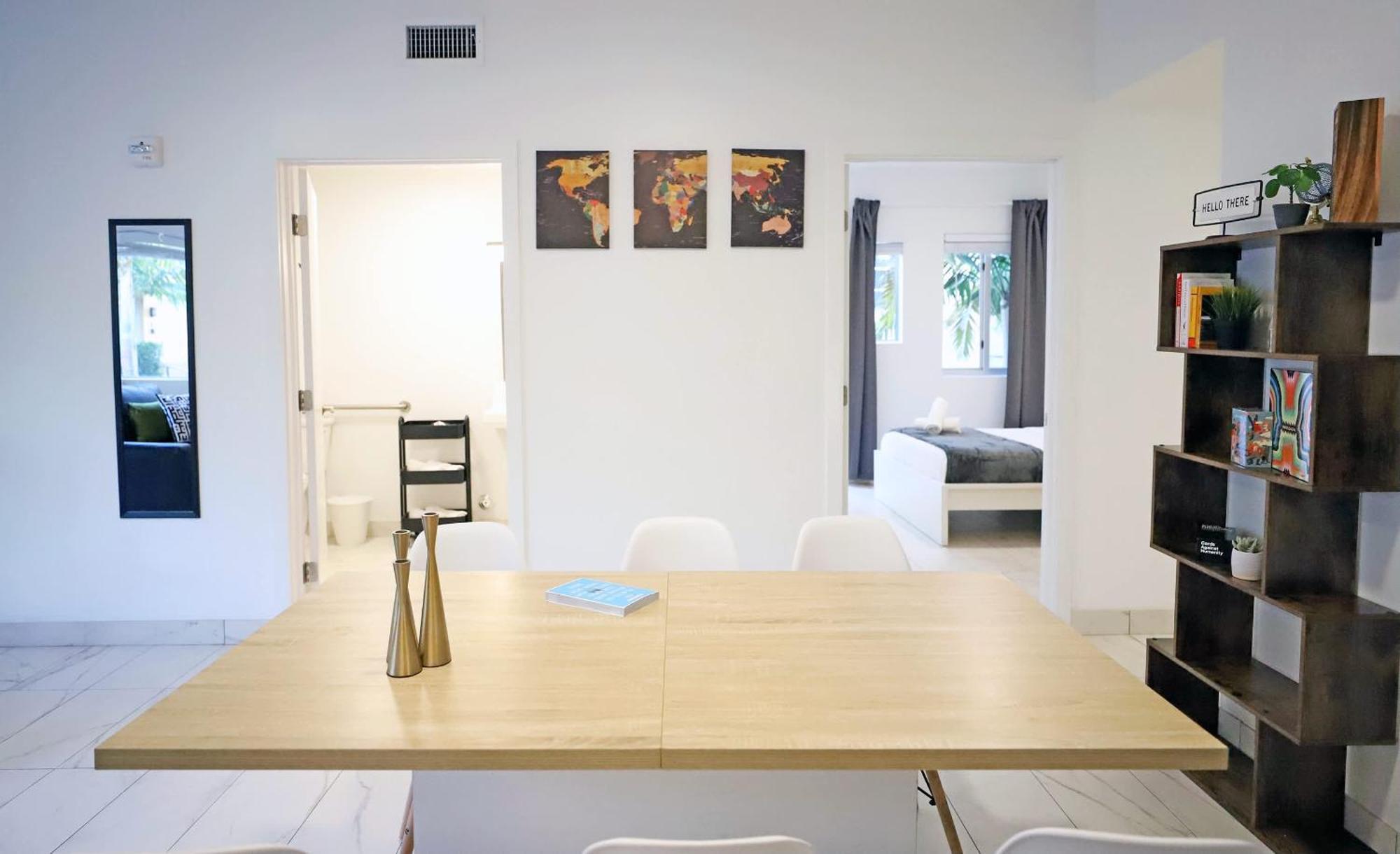 3 Bedroom 3 Bathroom Miami With Free Parking Apartment *