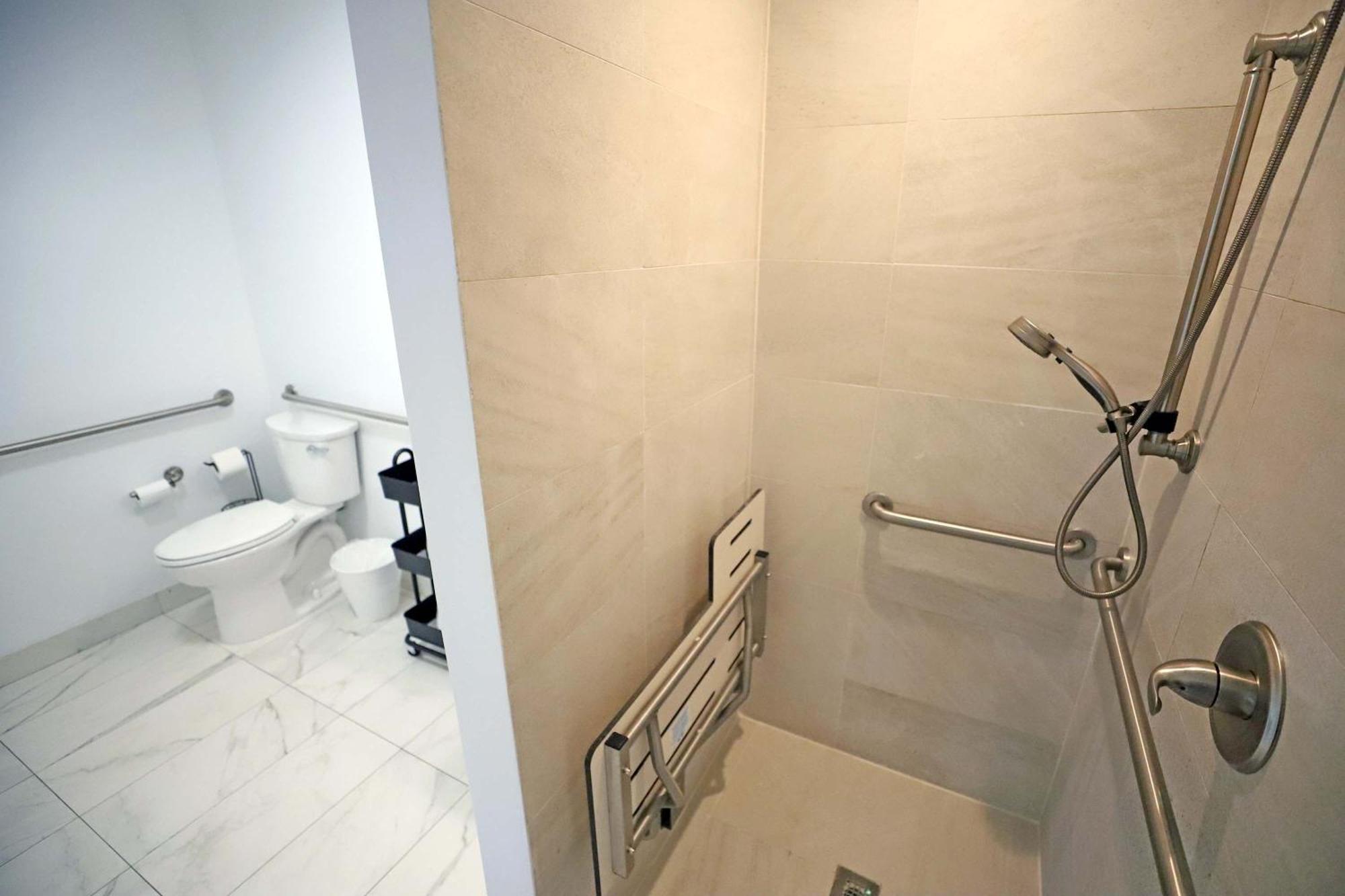 Apartment 3 Bedroom 3 Bathroom Miami With Free Parking *