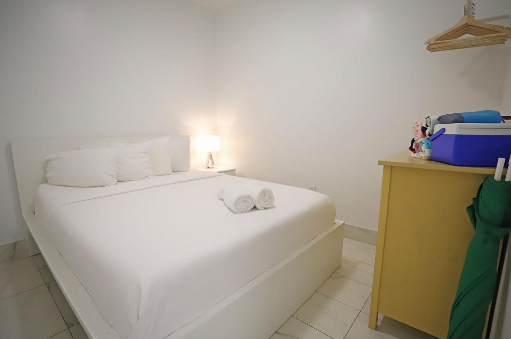 Family Friendly Steps To Miami With Free Parking * Miami Beach