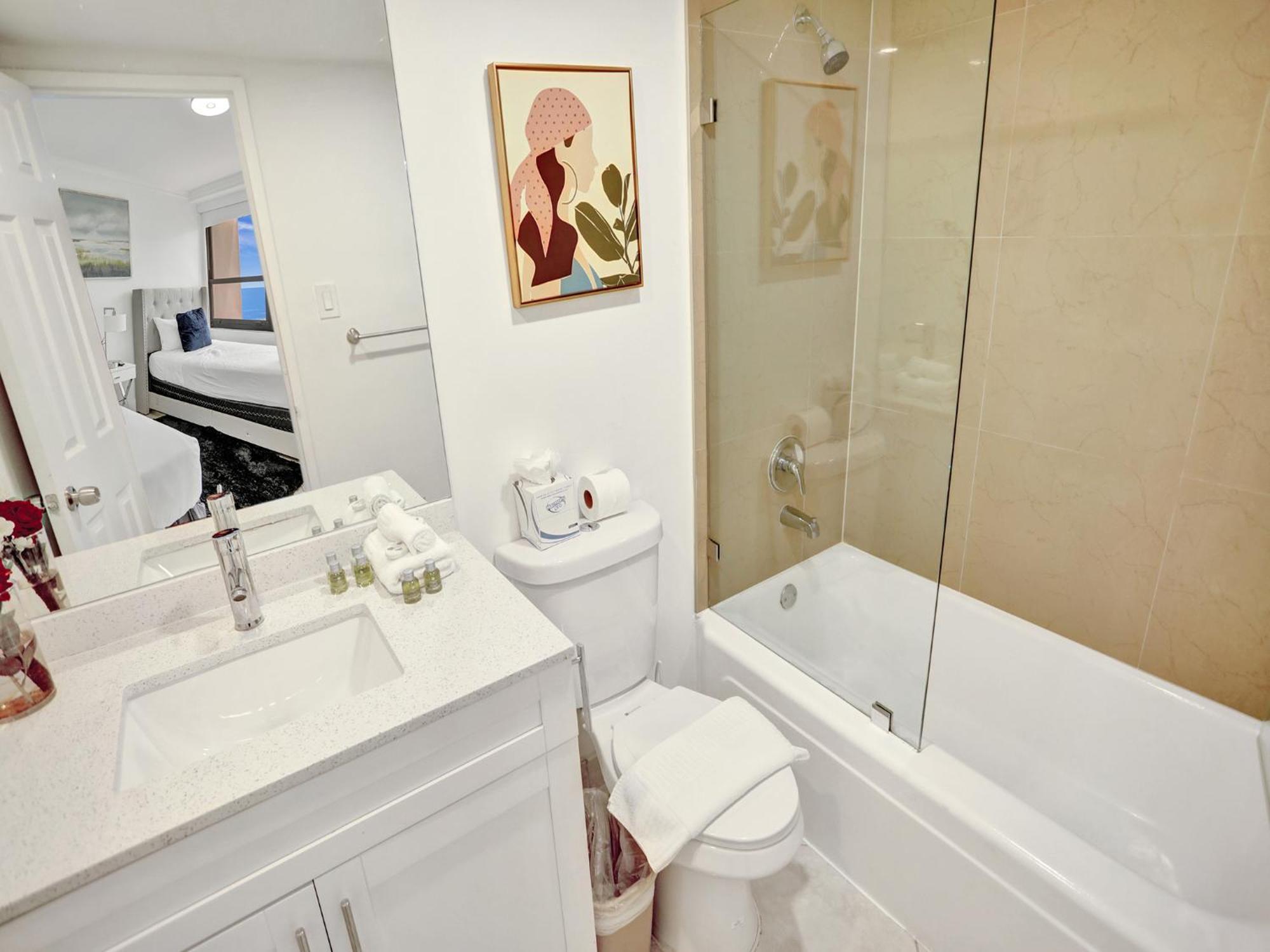 Spacious Ocean View Service 1507