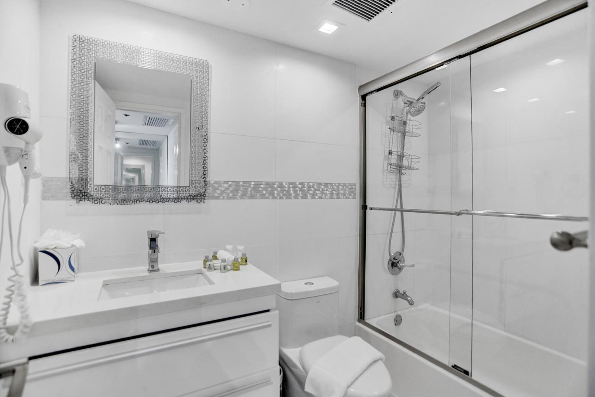 2br 2ba With Service 1616 * Miami Beach