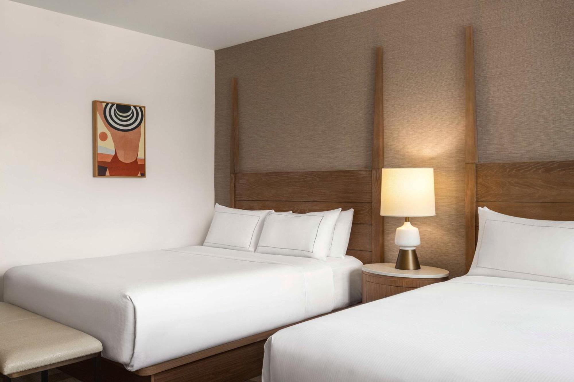 Hilton Miami 4*