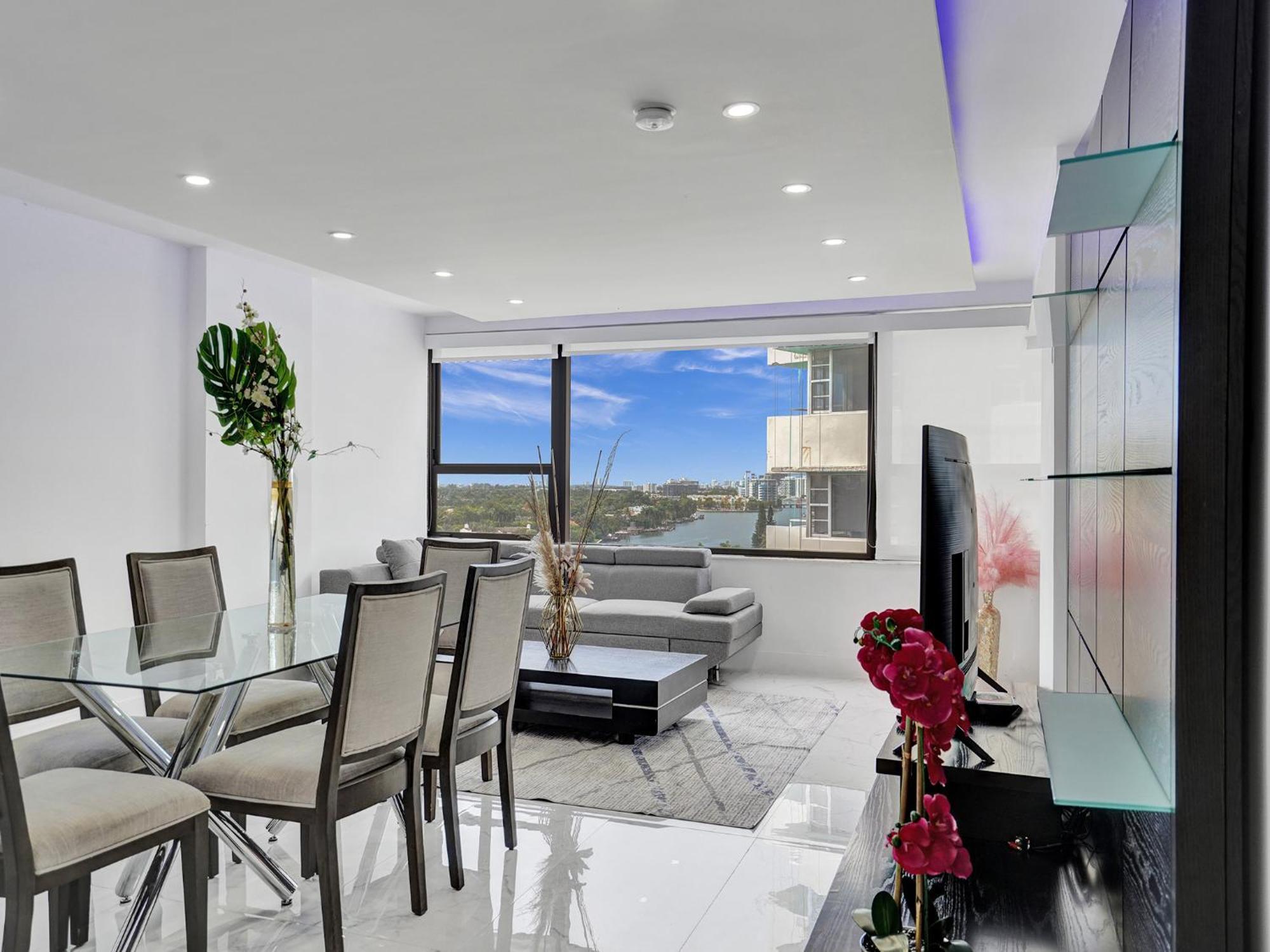 Apartment Ocean View Beachside Bliss Service 1218 *