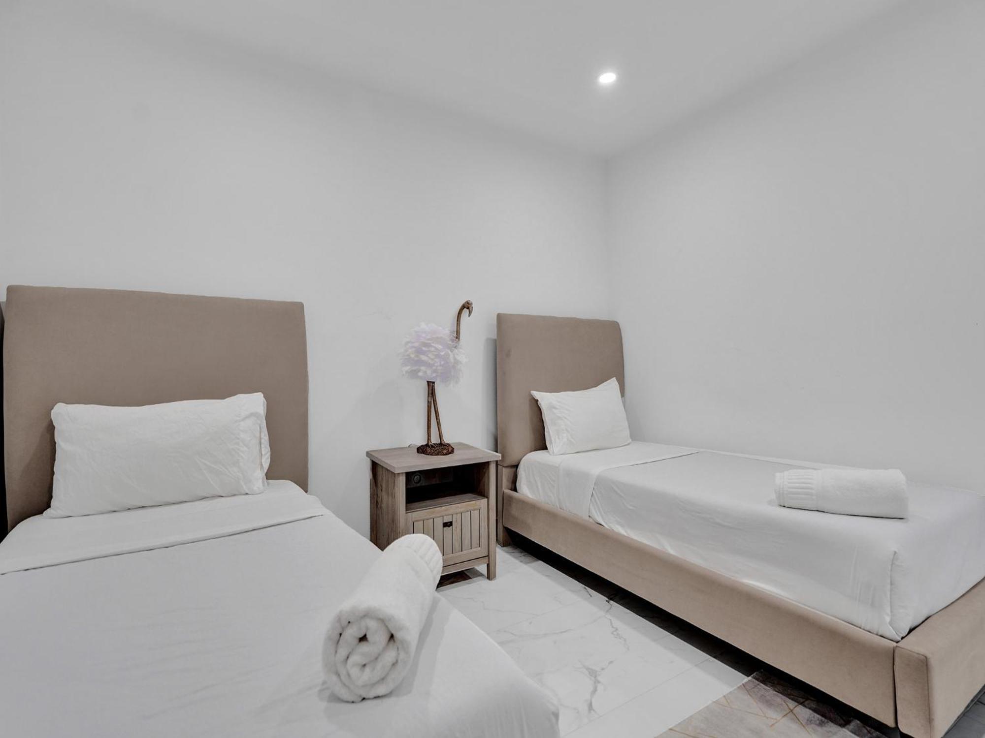Ocean View Beachside Bliss Service 1218 Miami Beach