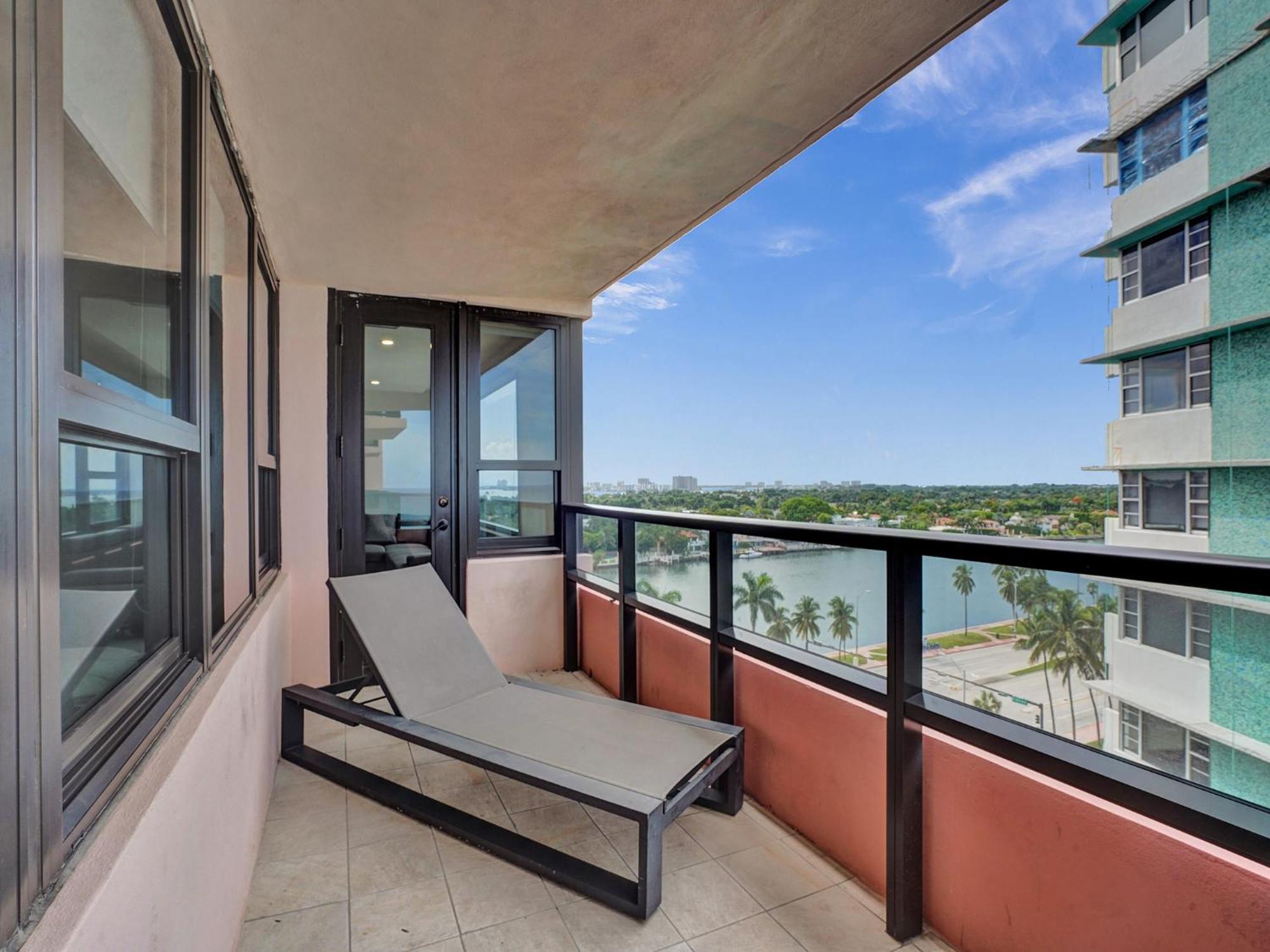 Apartment Ocean View Beachside Bliss Service 1218 *