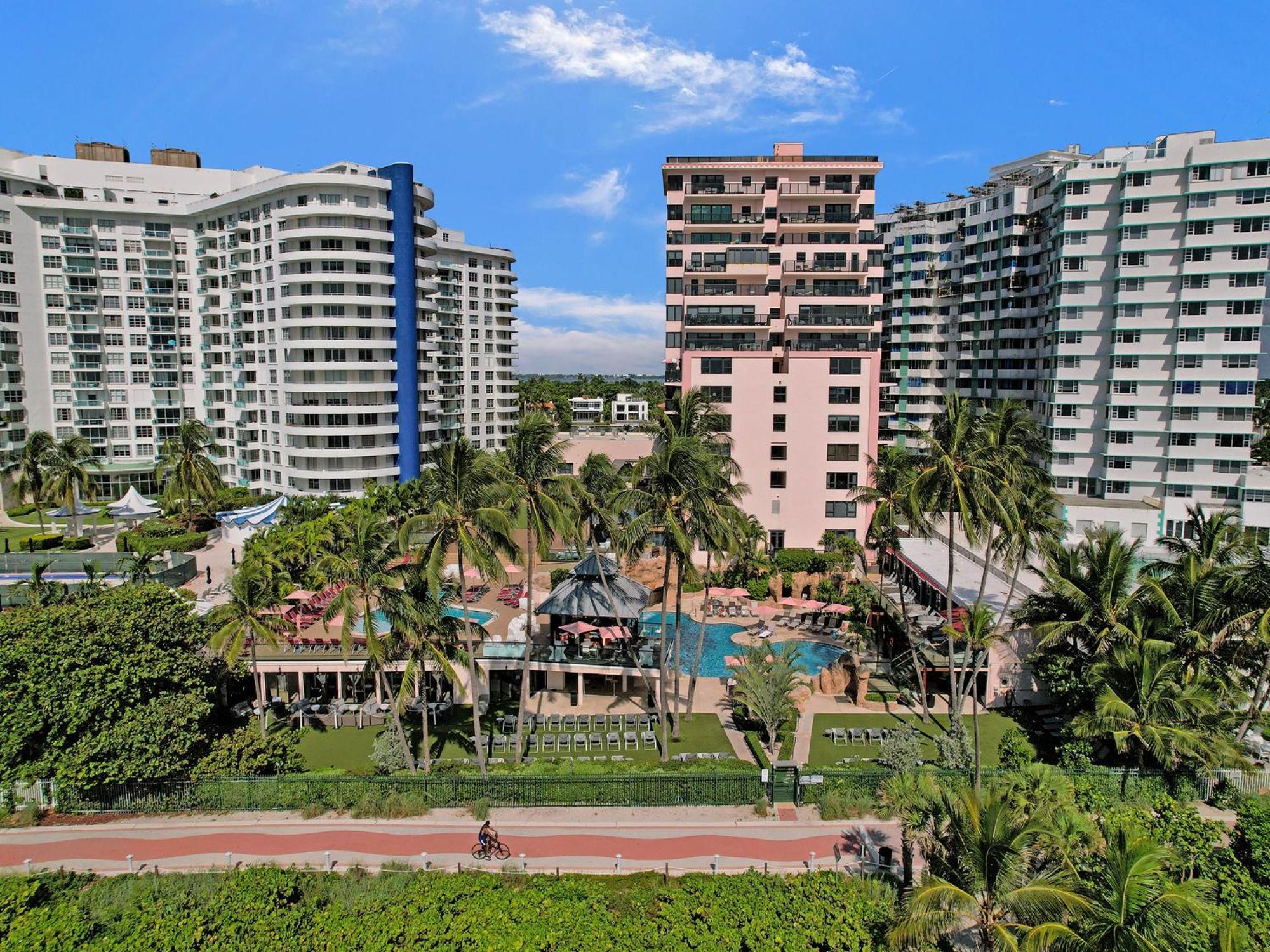 Luxury Oceanfront Magnificent Views 701 Apartment *