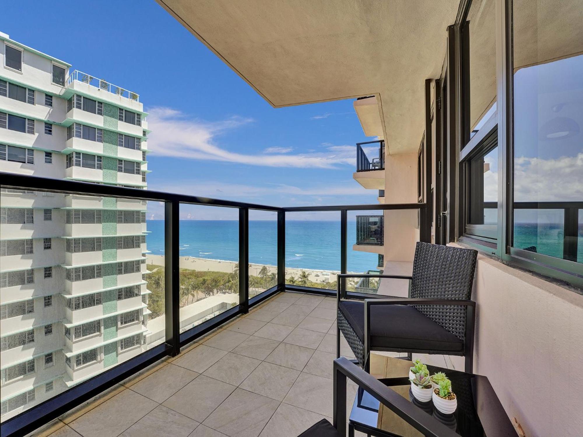 Cozy Beachfront W Service 1410 Apartment