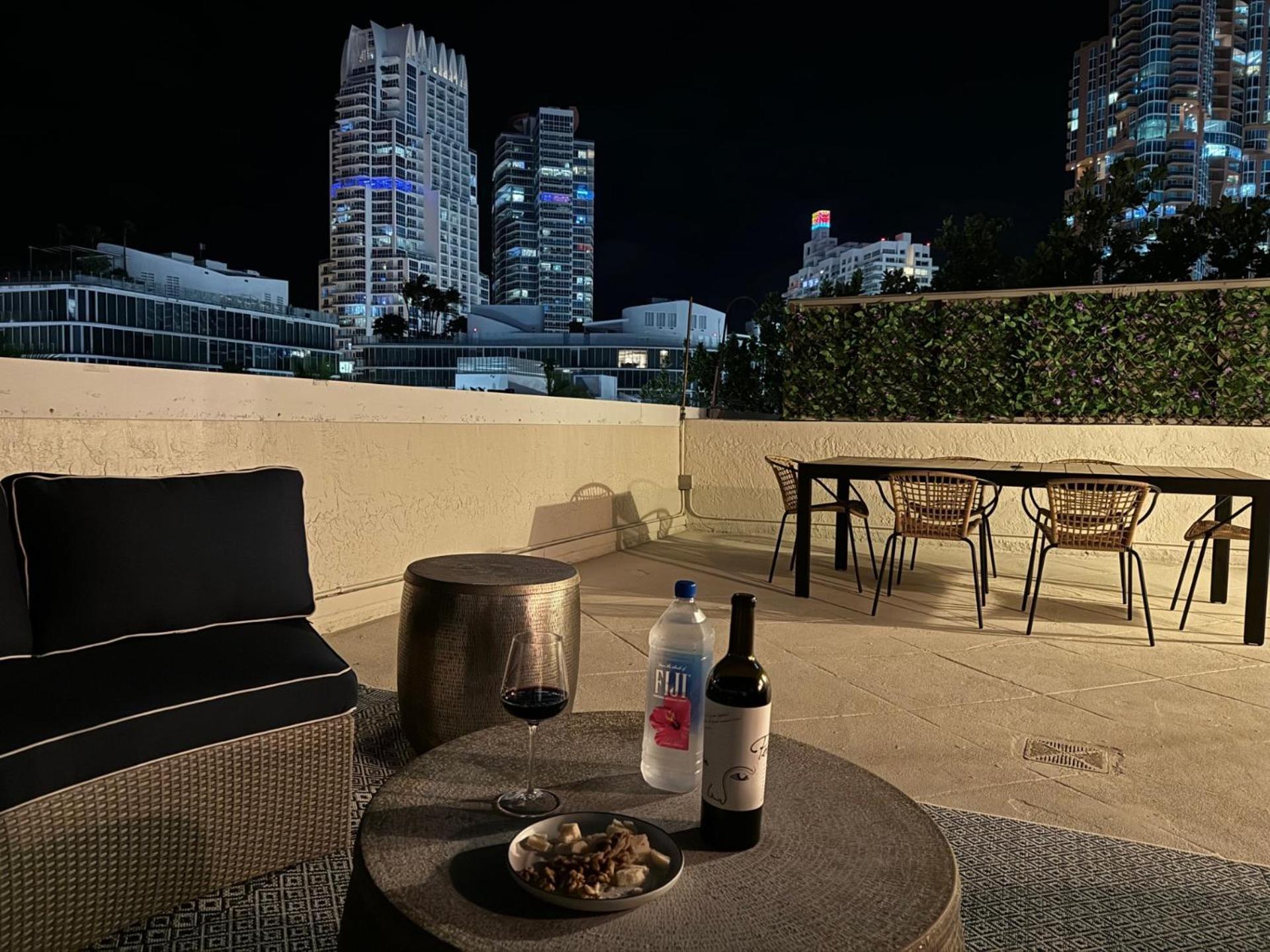 Gorgeous Coastal Ph With Large Private Terrace Apartment *