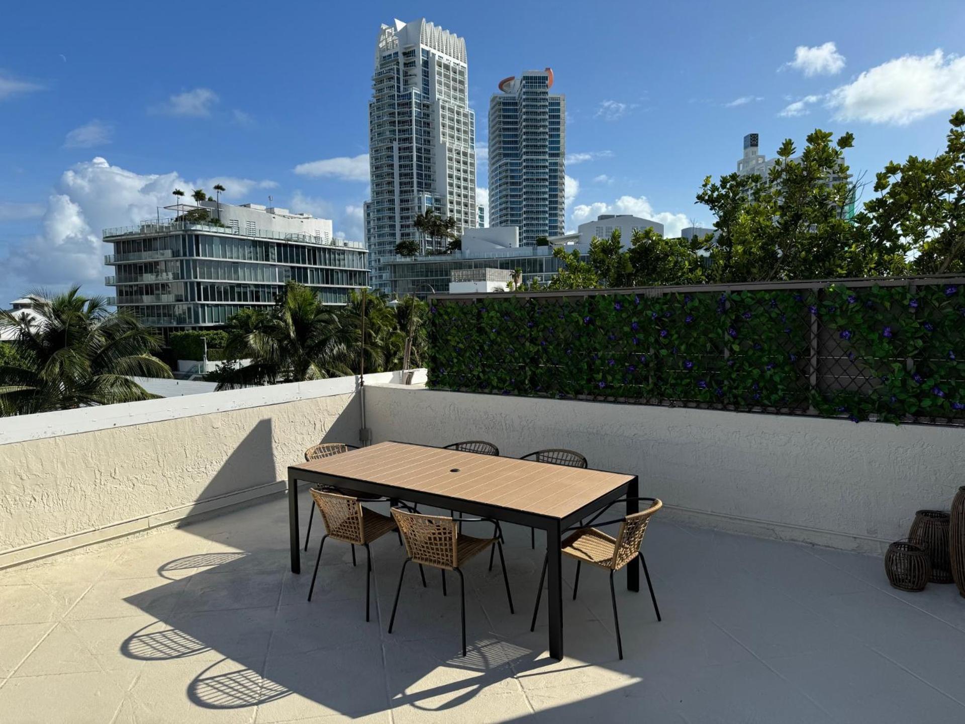 Gorgeous Coastal Ph With Large Private Terrace
