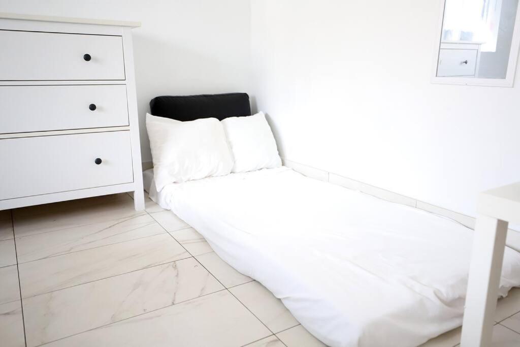 Family Pet Friendly 3 Minute Walk To Miami With Free Parking *