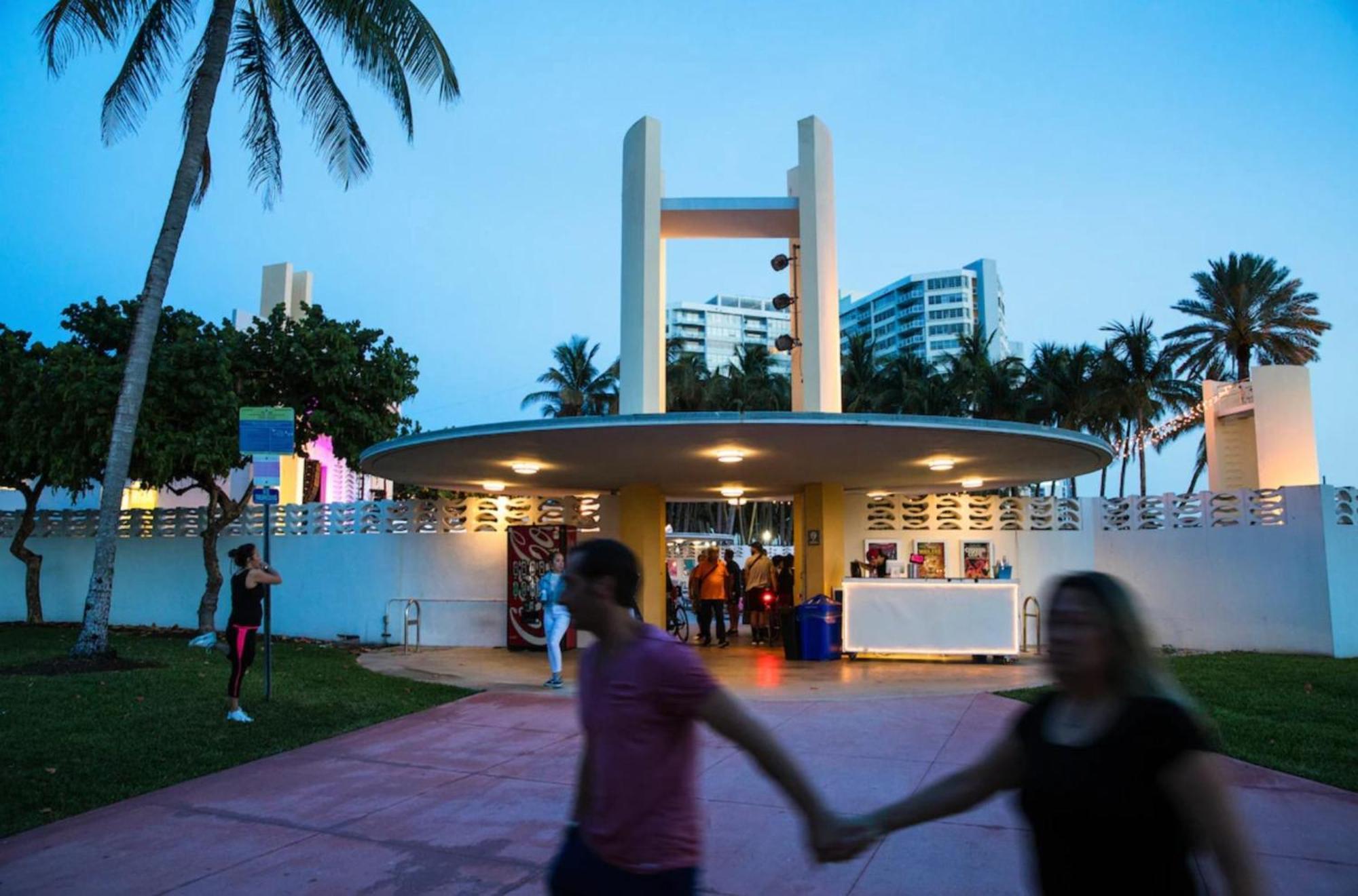 Family Pet Friendly 3 Minute Walk To Miami With Free Parking