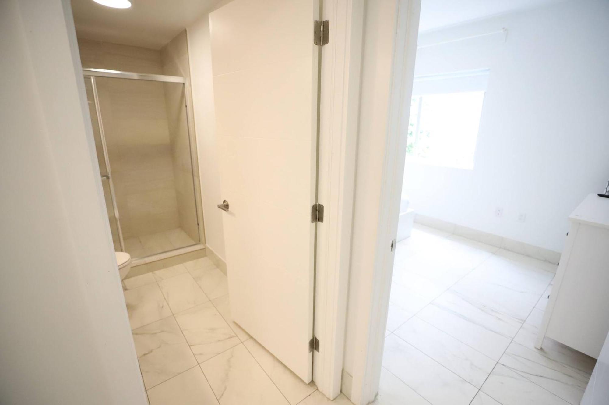 Family Friendly Steps To Miami With Free Parking * Miami Beach