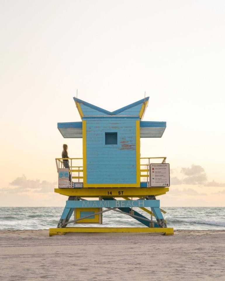 2 Bedroom 3 Minute Walk To South & Ocean Drive * Miami Beach