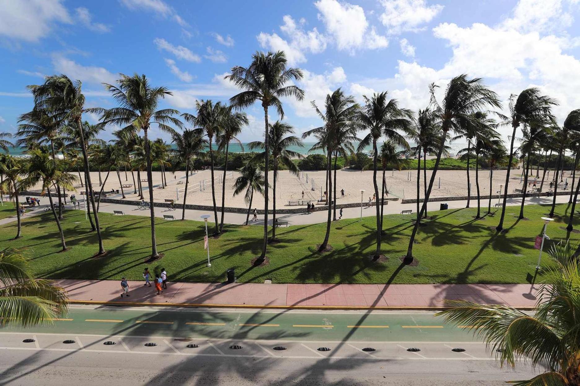 Rooftop Retreat On Ocean Drive With View Apartment