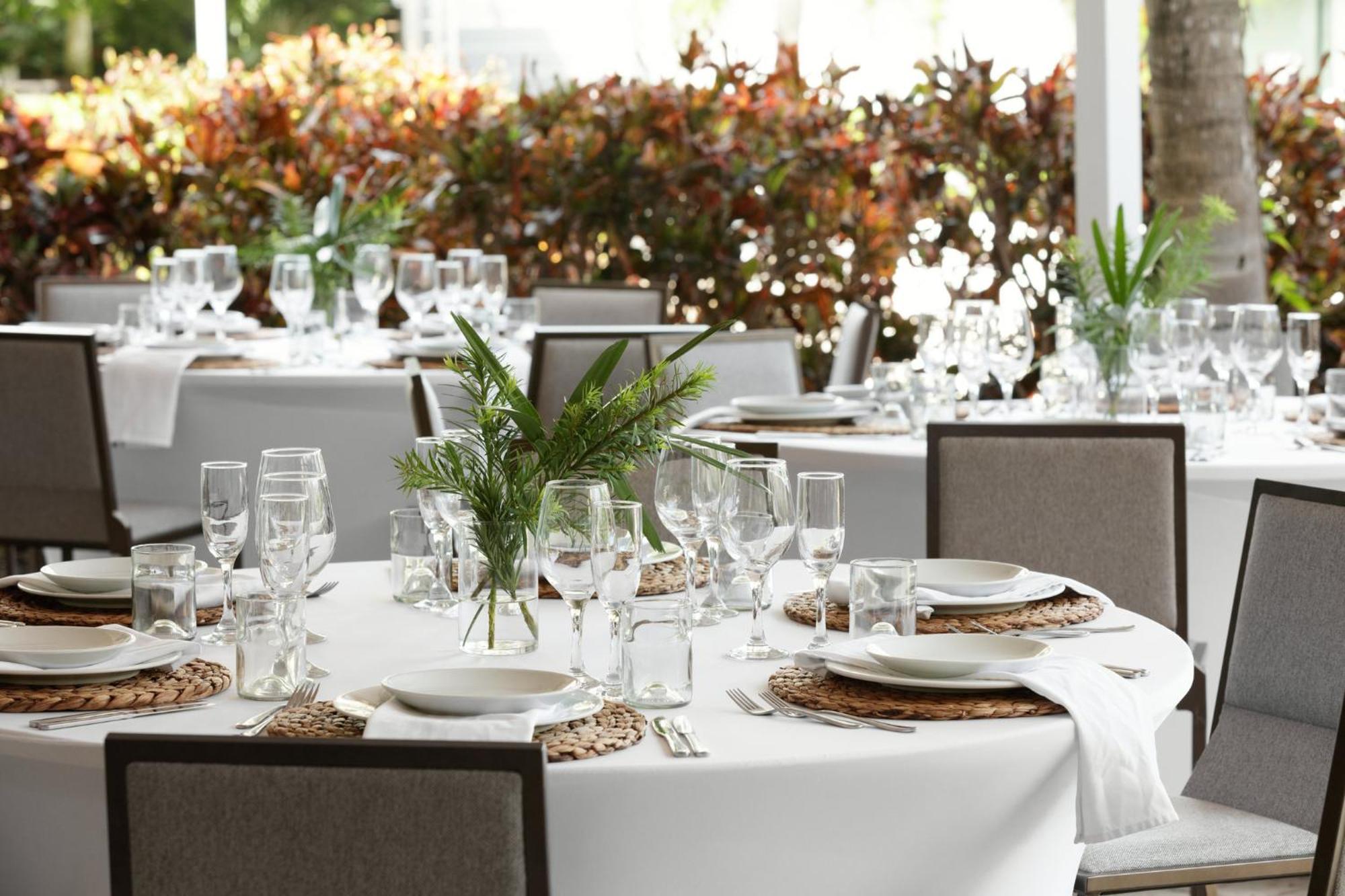Kimpton Surfcomber By Ihg Resort 4*