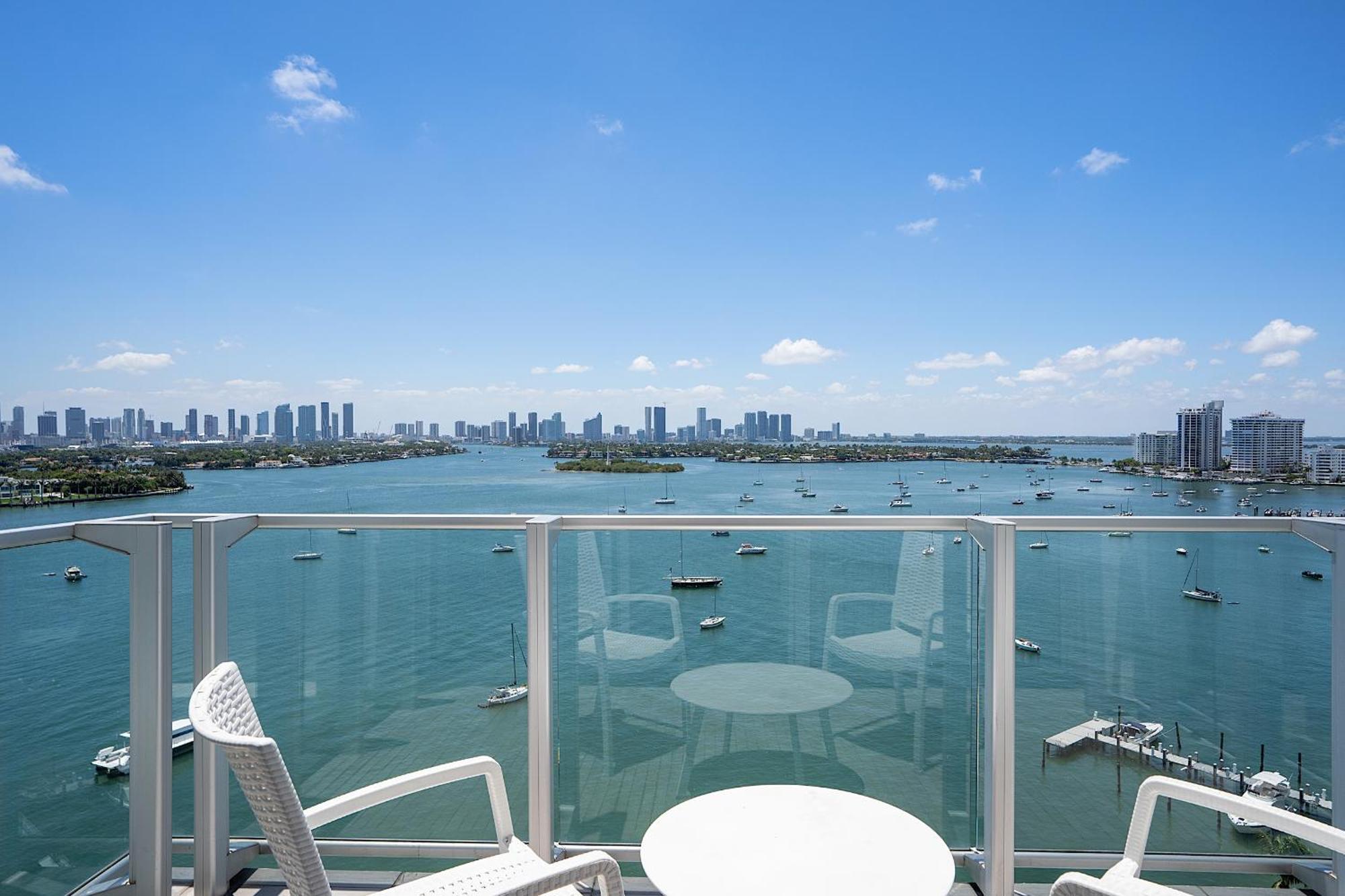 1100 West South Luxe Miami By Joe Semary Apartment