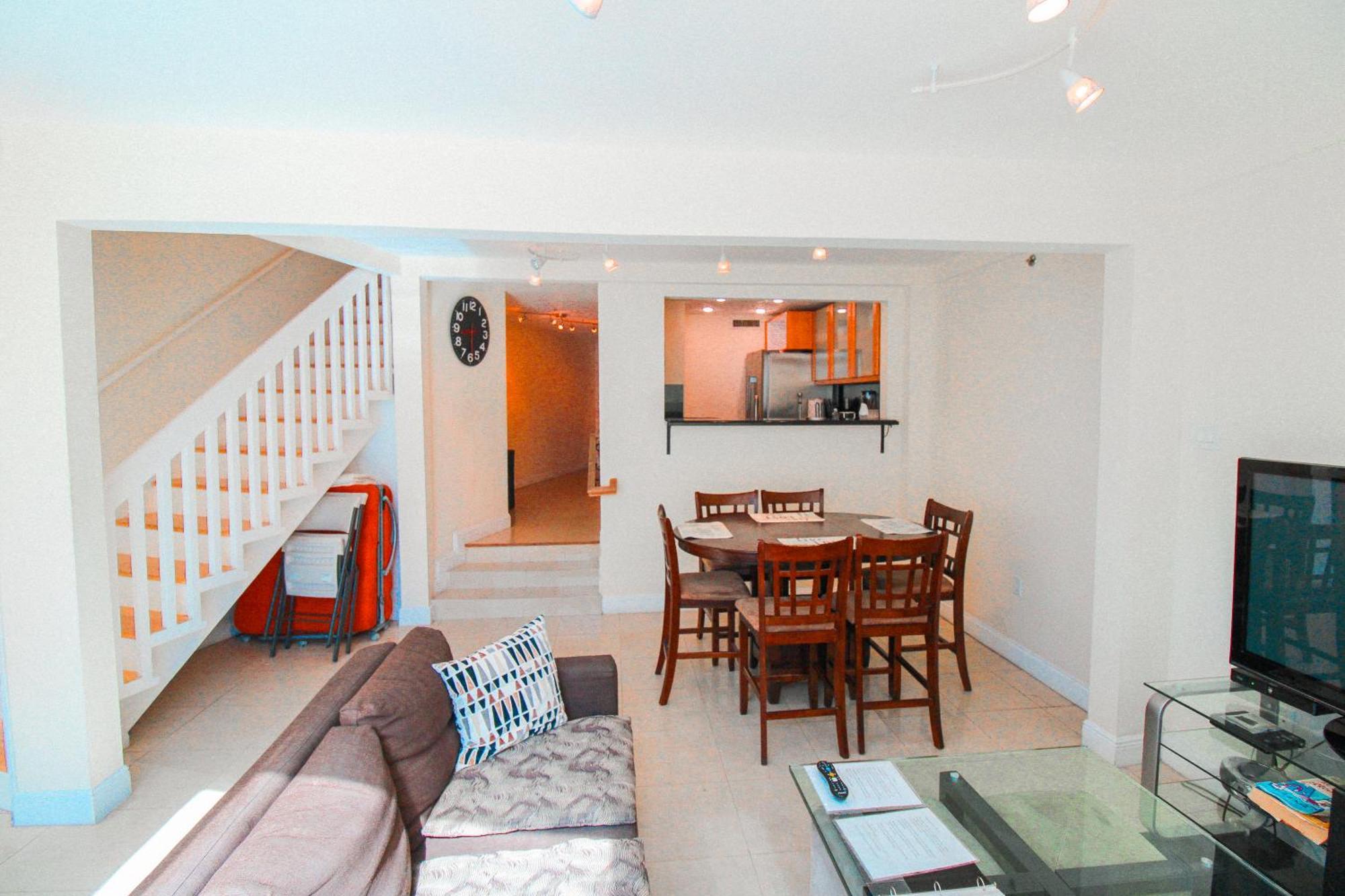 Castle L5 Oceanview Double-loft With Pool, Access, Tennis, Free Parking!