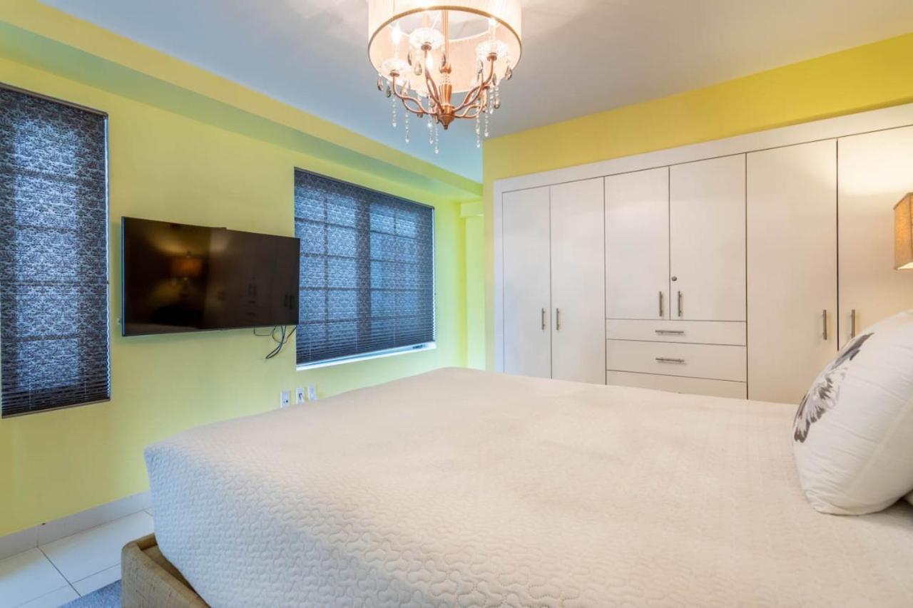 Luxury Large 1br At The Carlyle Sobe Sleeps 4 * Miami Beach