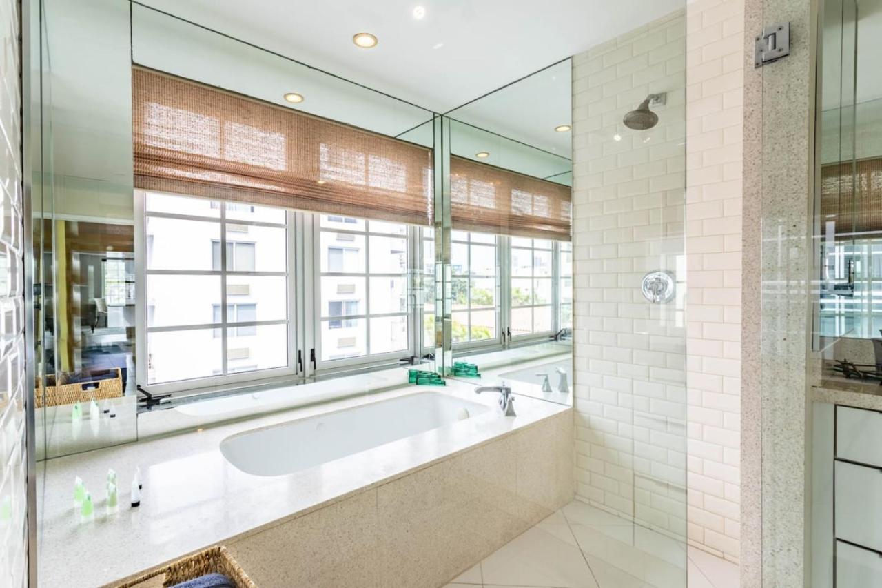 Luxury Large 1br At The Carlyle Sobe Sleeps 4 Holiday home