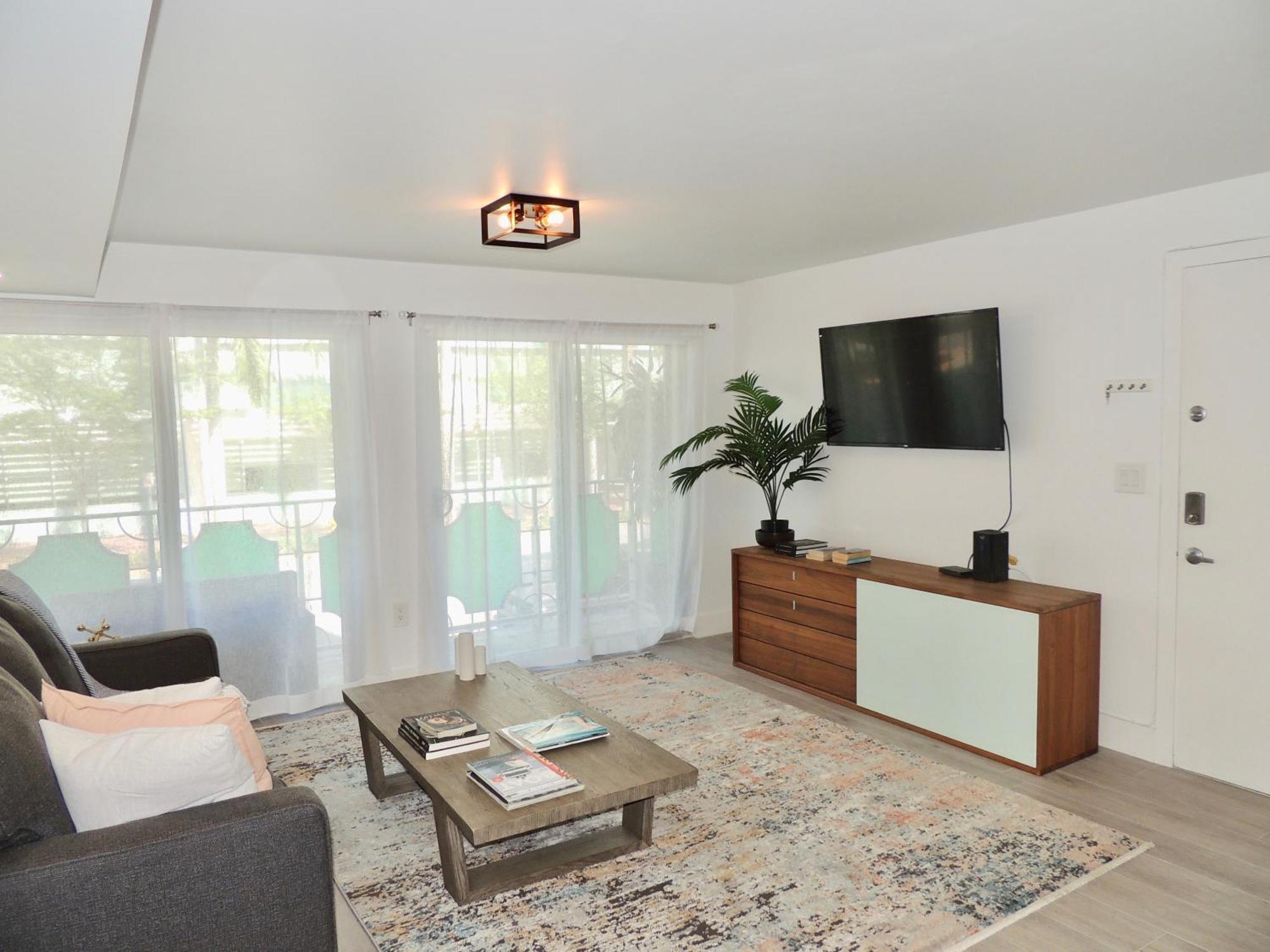 Eden South Apartment *
