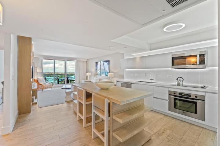 1 5star 1br-1ba Beachfront W-balcony *