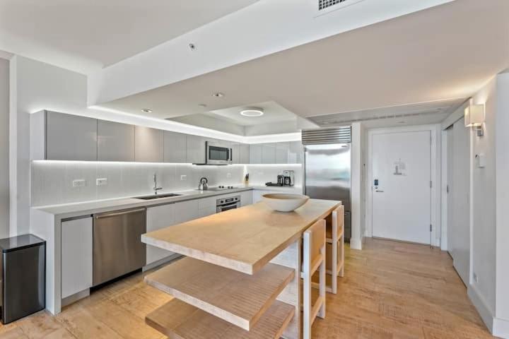 1 5star 1br-1ba Beachfront W-balcony Apartment *