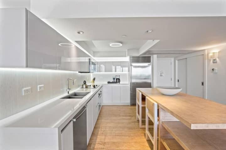 1 5star 1br-1ba Beachfront W-balcony Apartment *